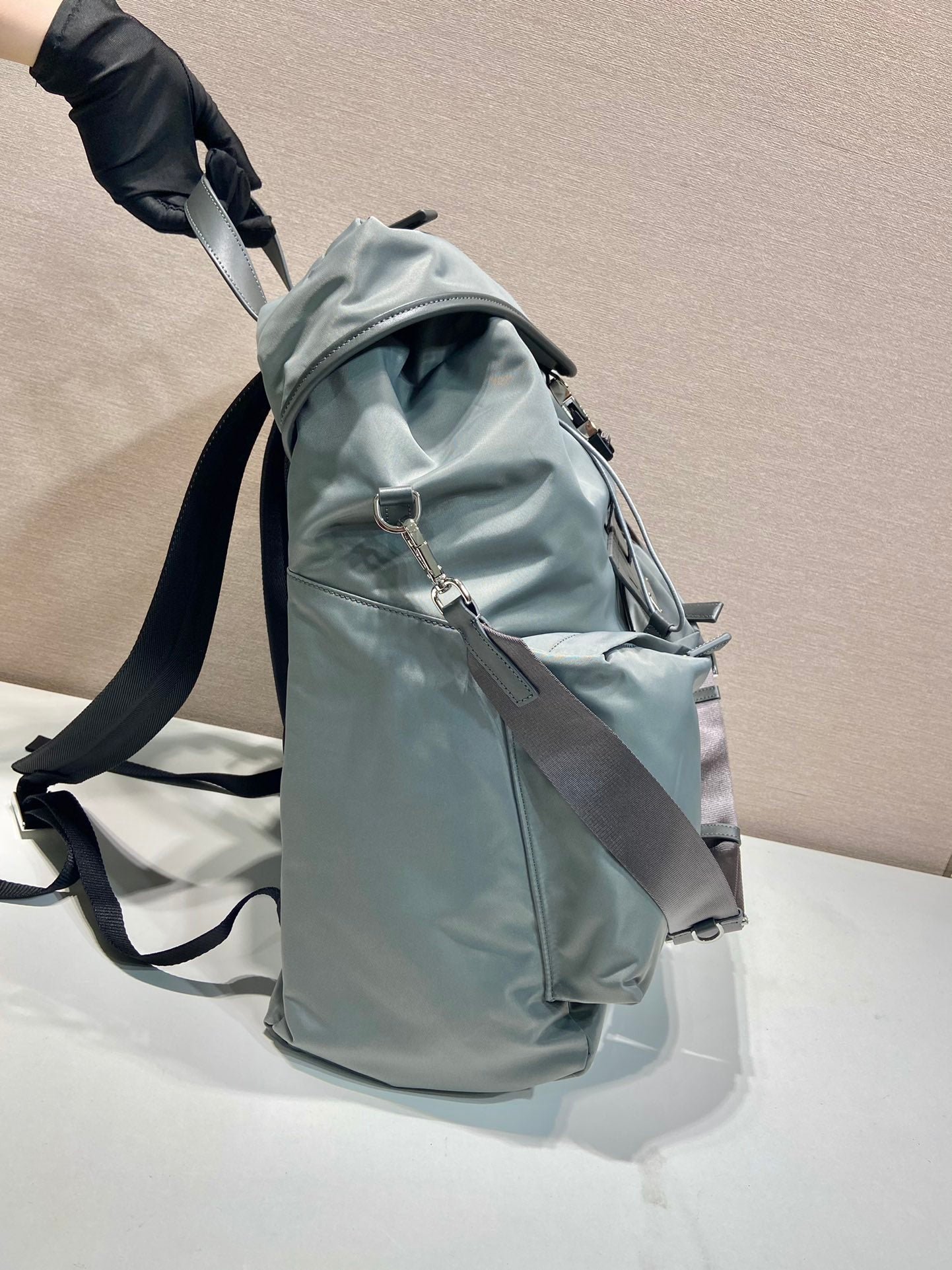 {Style No: 6EV2DW3B} TRIANGLE LOGO BACKPACK 45 IN ASH GRAY RE-NYLON - Image 6