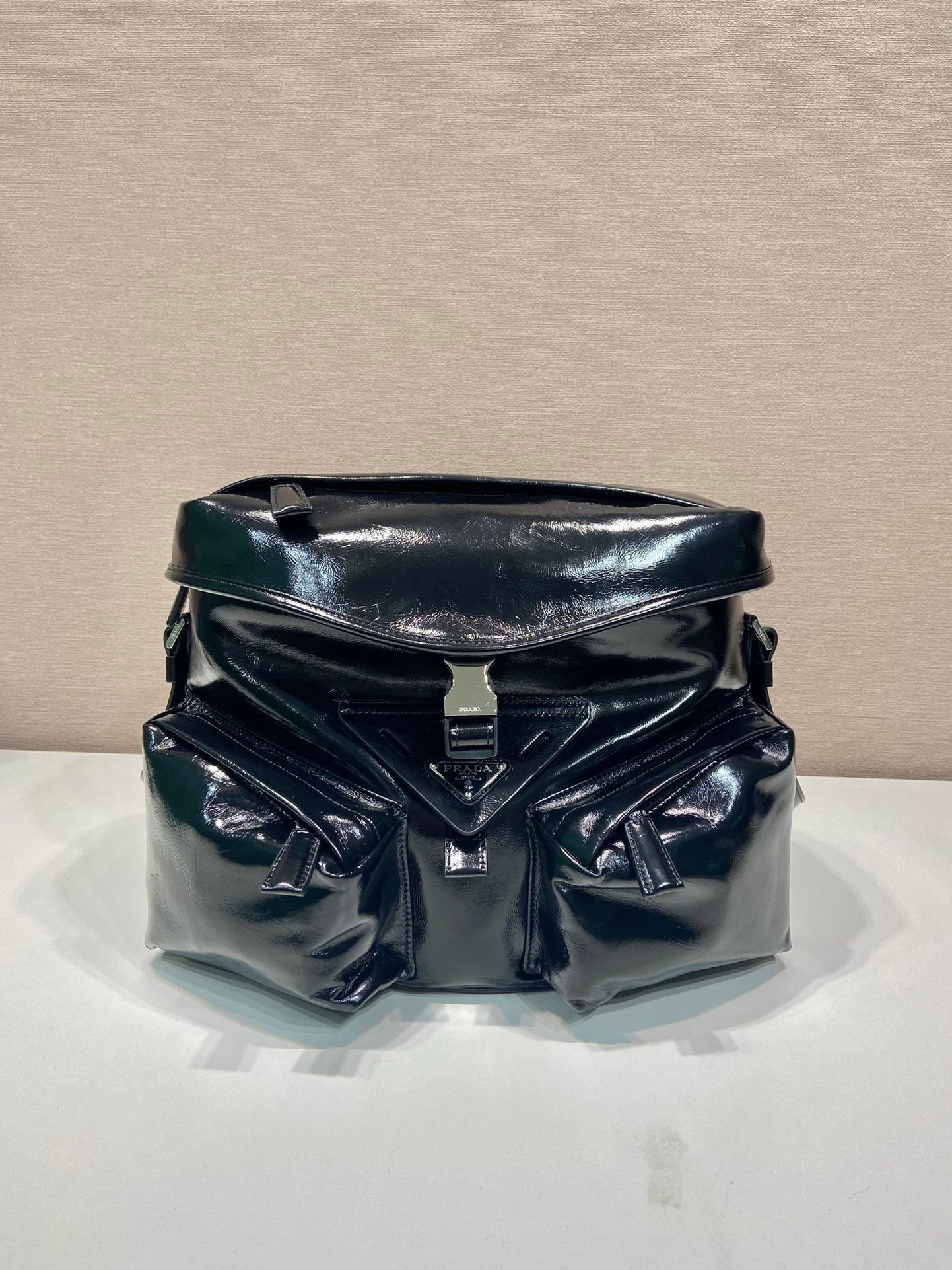 {Style No: AFSOIBPT} CROSSBODY BAG 29 IN BLACK OIL WAX LAMBSKIN - Image 2