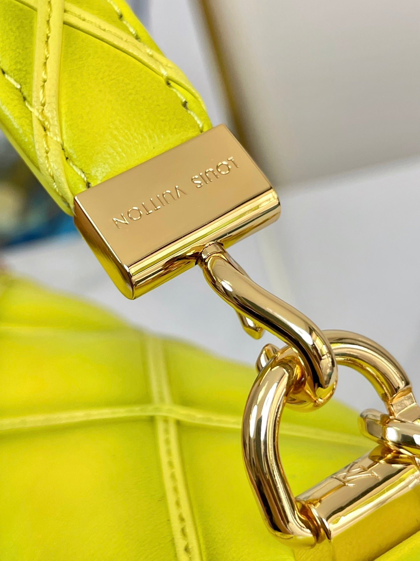 {Style No: JMVMCQJS} GO-14 MM 23 IN LEMON YELLOW QUILTED LAMBSKIN GOLD HARDWARE - Image 3