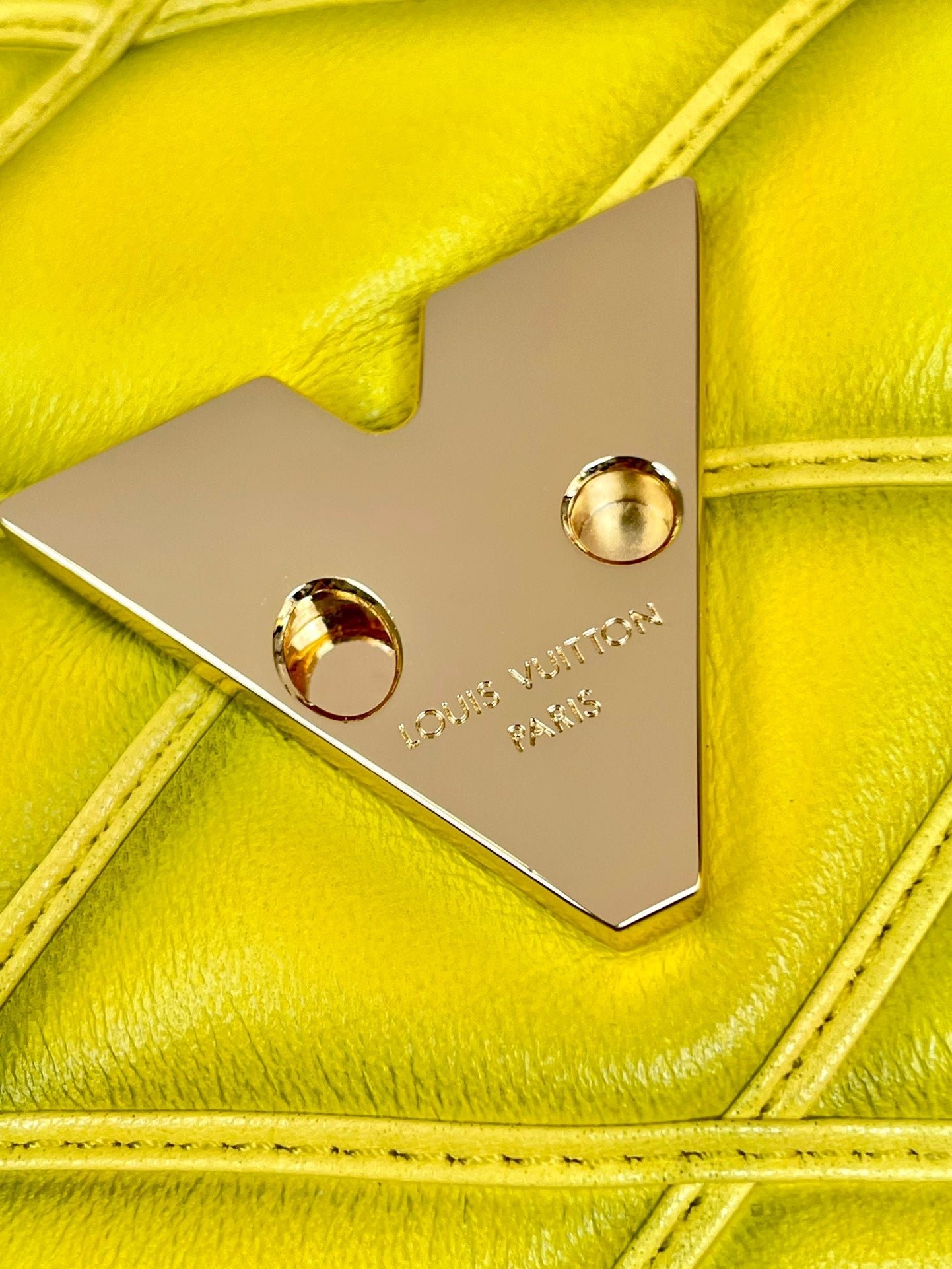{Style No: JMVMCQJS} GO-14 MM 23 IN LEMON YELLOW QUILTED LAMBSKIN GOLD HARDWARE - Image 7