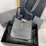 {Style No: AXP6T68J} LE 5 À 7 SMALL SUPPLE 23 IN GRAY LAMBSKIN GOLD BUCKLE