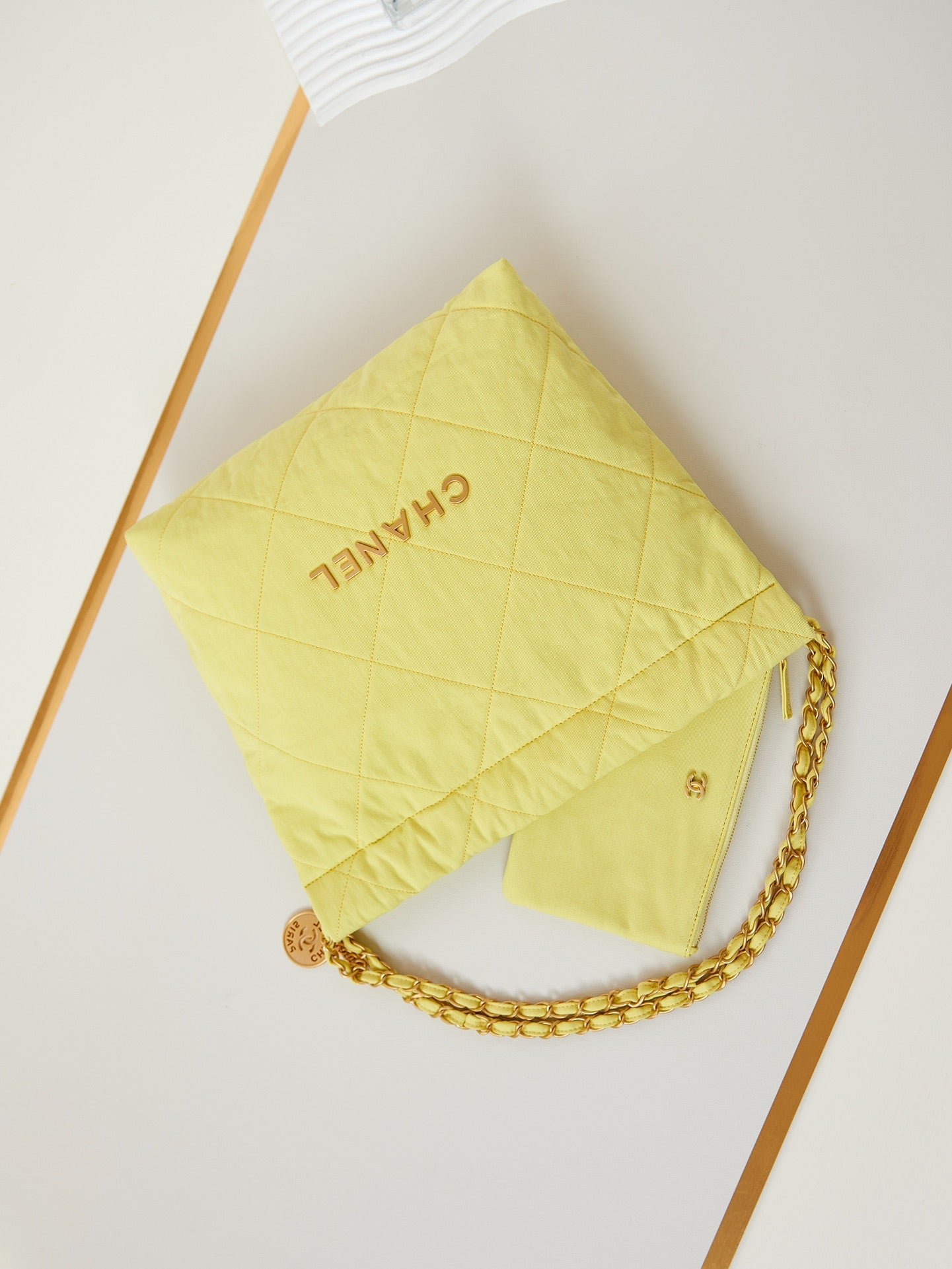 {Style No: VL6RX7EY} CC CLASSIC MEDIUM 37 BAG IN YELLOW CORN CANVAS - Image 2