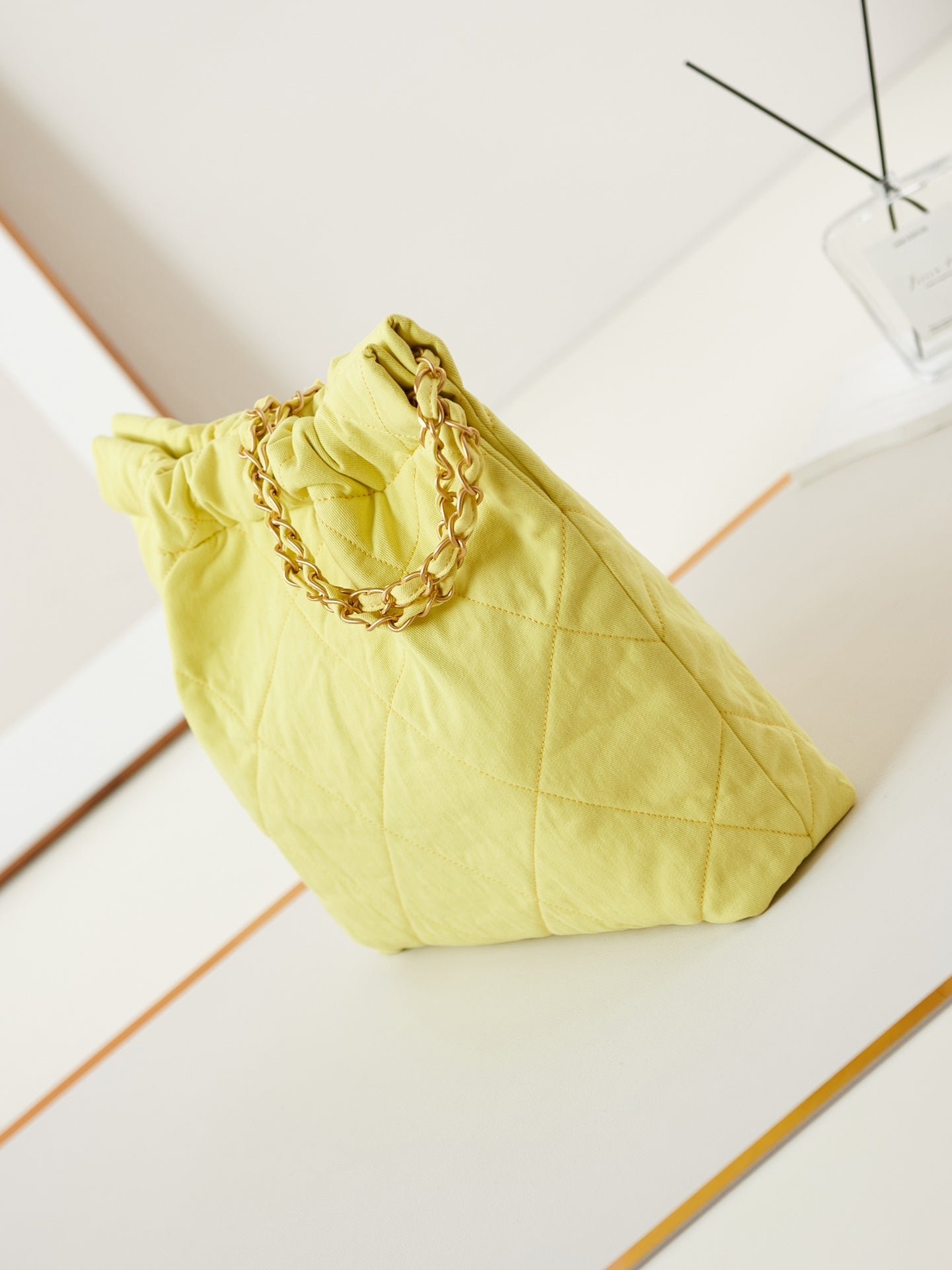 {Style No: VL6RX7EY} CC CLASSIC MEDIUM 37 BAG IN YELLOW CORN CANVAS - Image 4