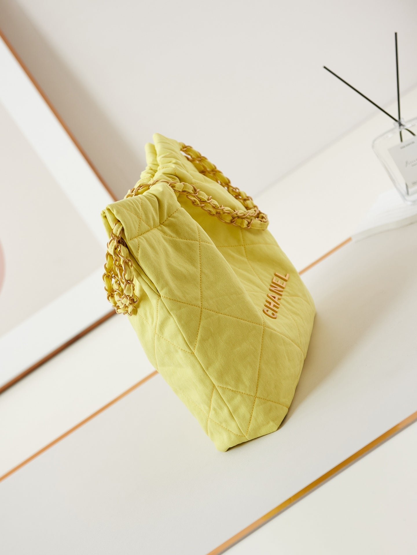 {Style No: VL6RX7EY} CC CLASSIC MEDIUM 37 BAG IN YELLOW CORN CANVAS - Image 5