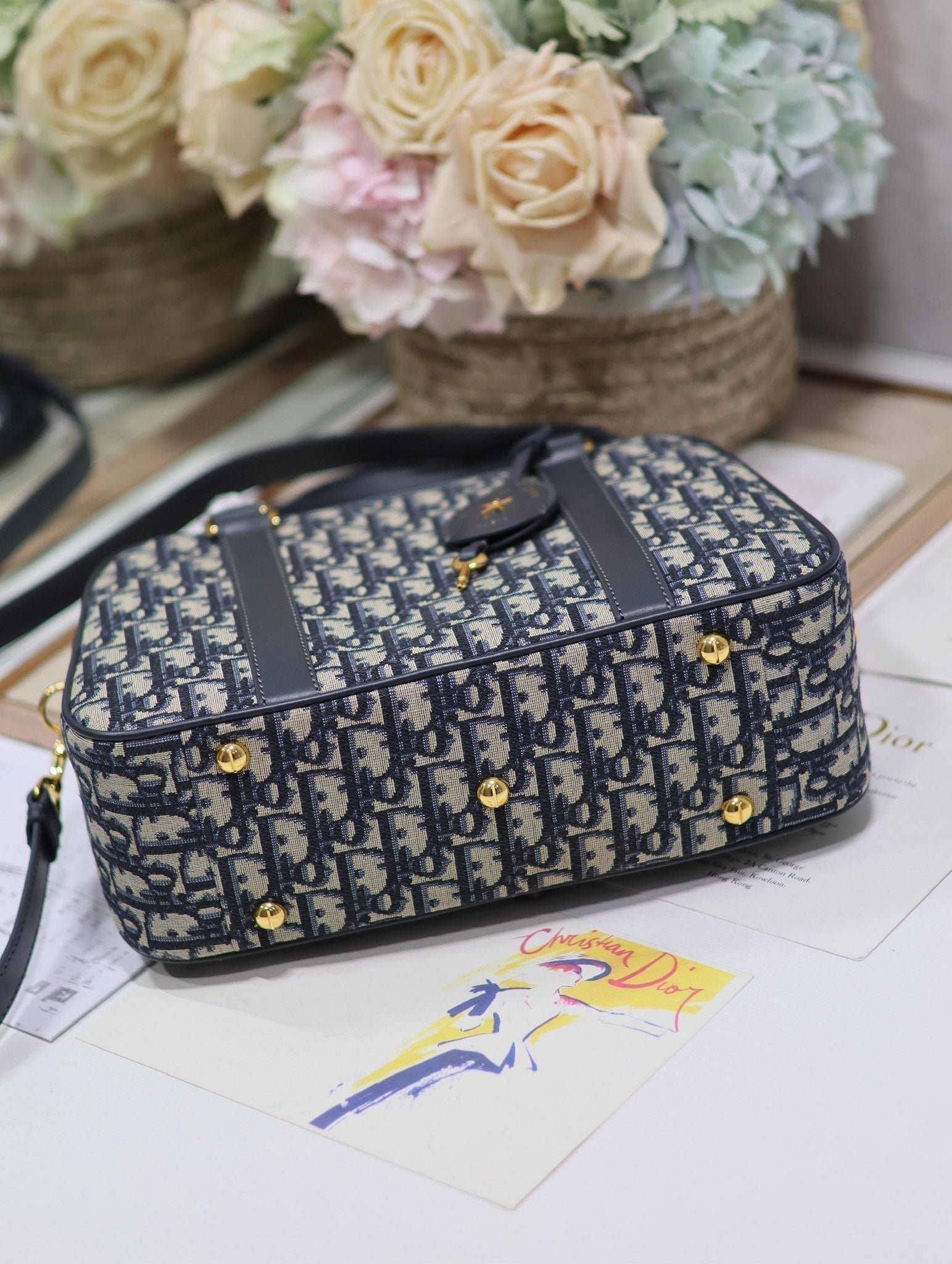 {Style No: AZ9G6PQP} MEDIUM 31 D-VIBE BOWLING BAG IN BLUE MONOGRAM OBLIQUE JACQUARD - Image 5