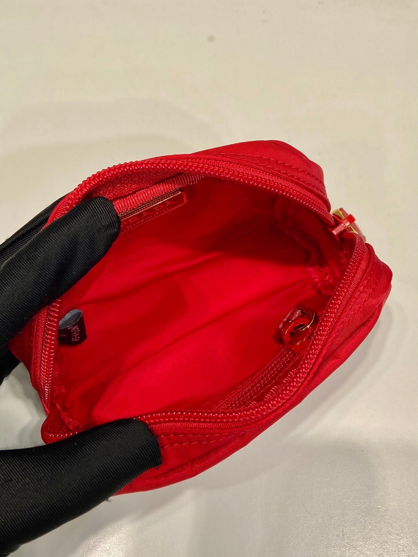 {Style No: 2HAEKVUX} CLUTCH 12 IN PASSION RED RE-NYLON - Image 7
