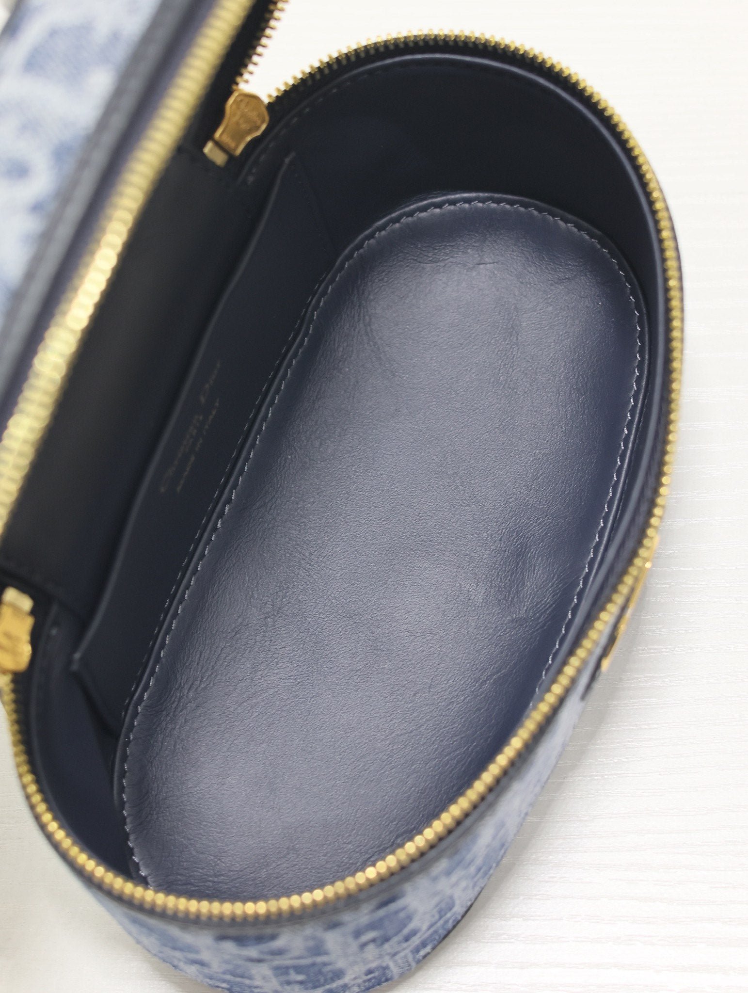 {Style No: FMLYS4Q3} CARO MINI 16 VANITY CASE IN CERULEAN BLUE MONOGRAM DENIM - Image 9