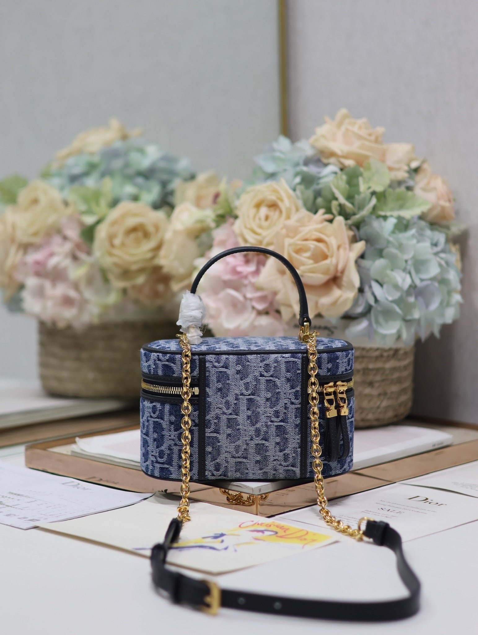 {Style No: FMLYS4Q3} CARO MINI 16 VANITY CASE IN CERULEAN BLUE MONOGRAM DENIM - Image 4