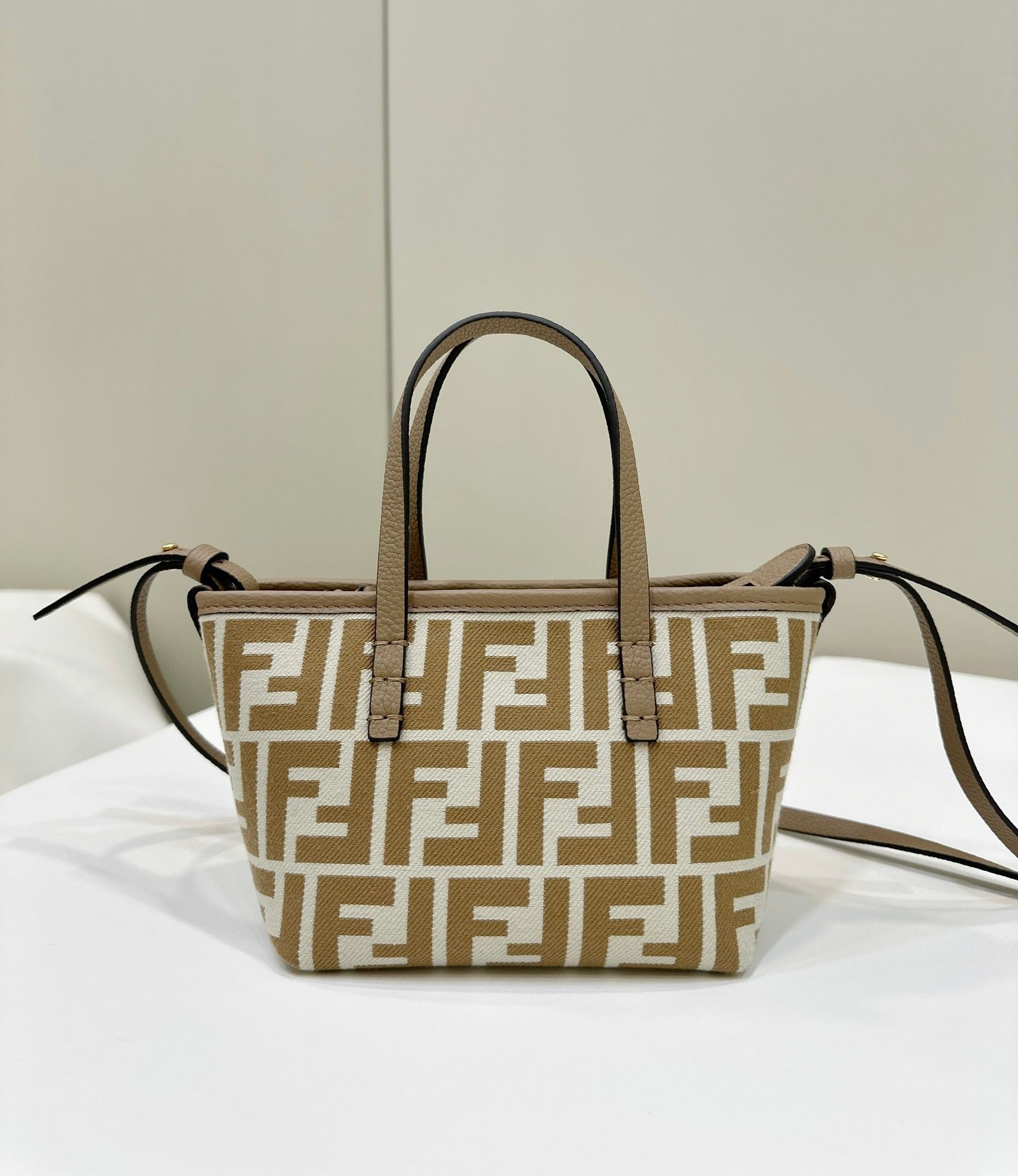 {Style No: N3CX62Q4} MINI ROLL BAG 15 PEANUT BROWN MIX WHITE FF JACQUARD FABRIC - Image 2