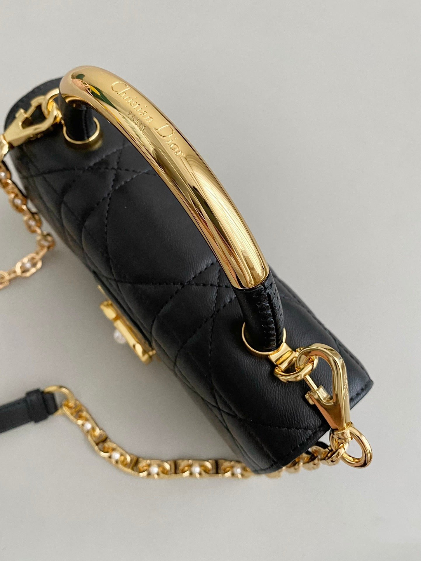 {Style No: VFNJP71W} MINI ANGE 20 BAG IN BLACK CALFSKIN - Image 5