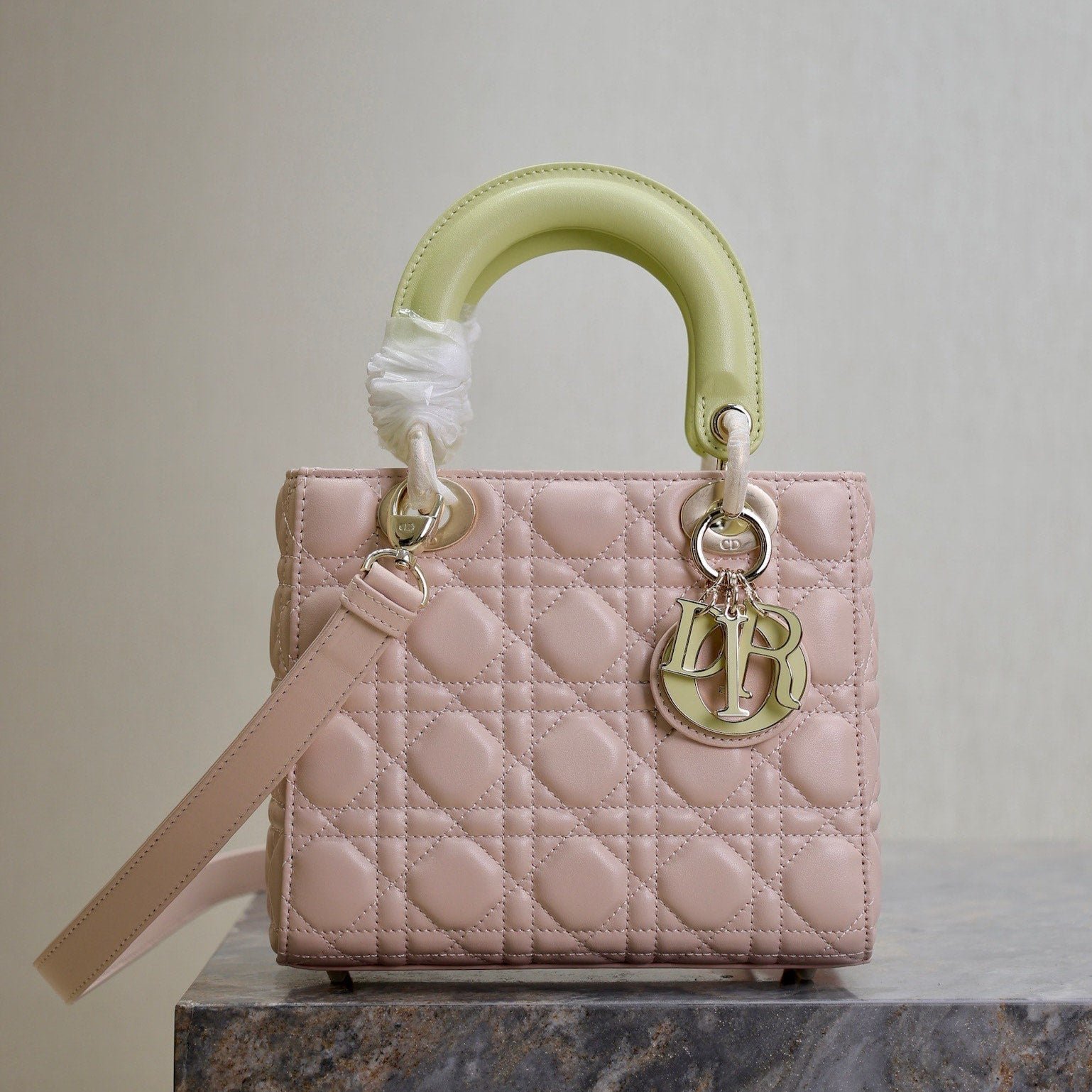 {Style No: QZHP1Q9P} MEDIUM LADY BAG 20 IN BABY PINK QUILTED MACROCANNAGE CALFSKIN SWAMP YELLOW STRAP