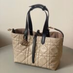 {Style No: U8BEDQBC} MEDIUM TOUJOURS BAG 28 IN BEIGE CANNAGE CALFSKIN BLACK STRAP