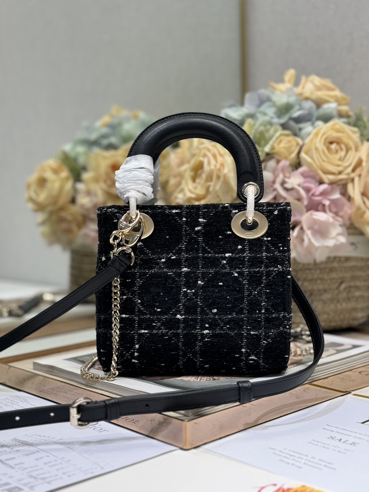 {Style No: 5J621QAH} MINI 17 LADY BAG IN BLACK CANNAGE TWEED - Image 2