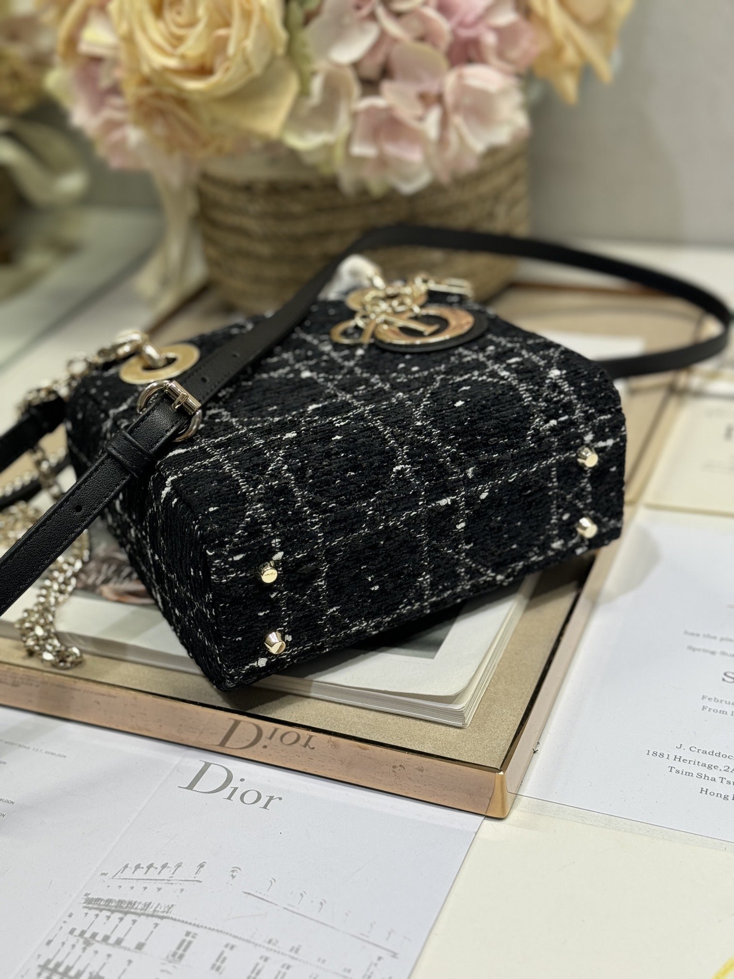 {Style No: 5J621QAH} MINI 17 LADY BAG IN BLACK CANNAGE TWEED - Image 4