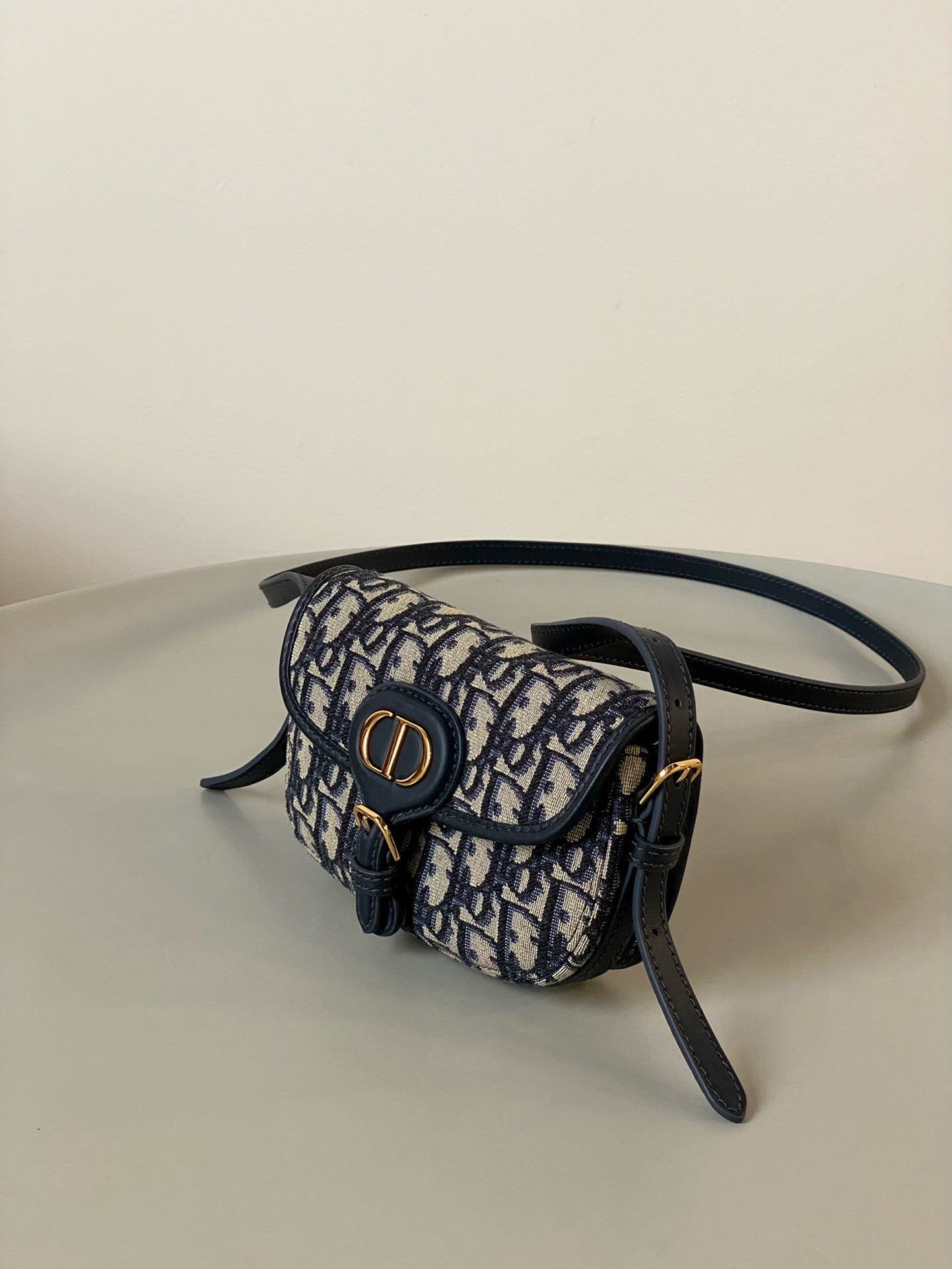 {Style No: 69FW3AM9} BOBBY EAST-WEST BAG 17 IN BLACK OBLIQUE JACQUARD - Image 5