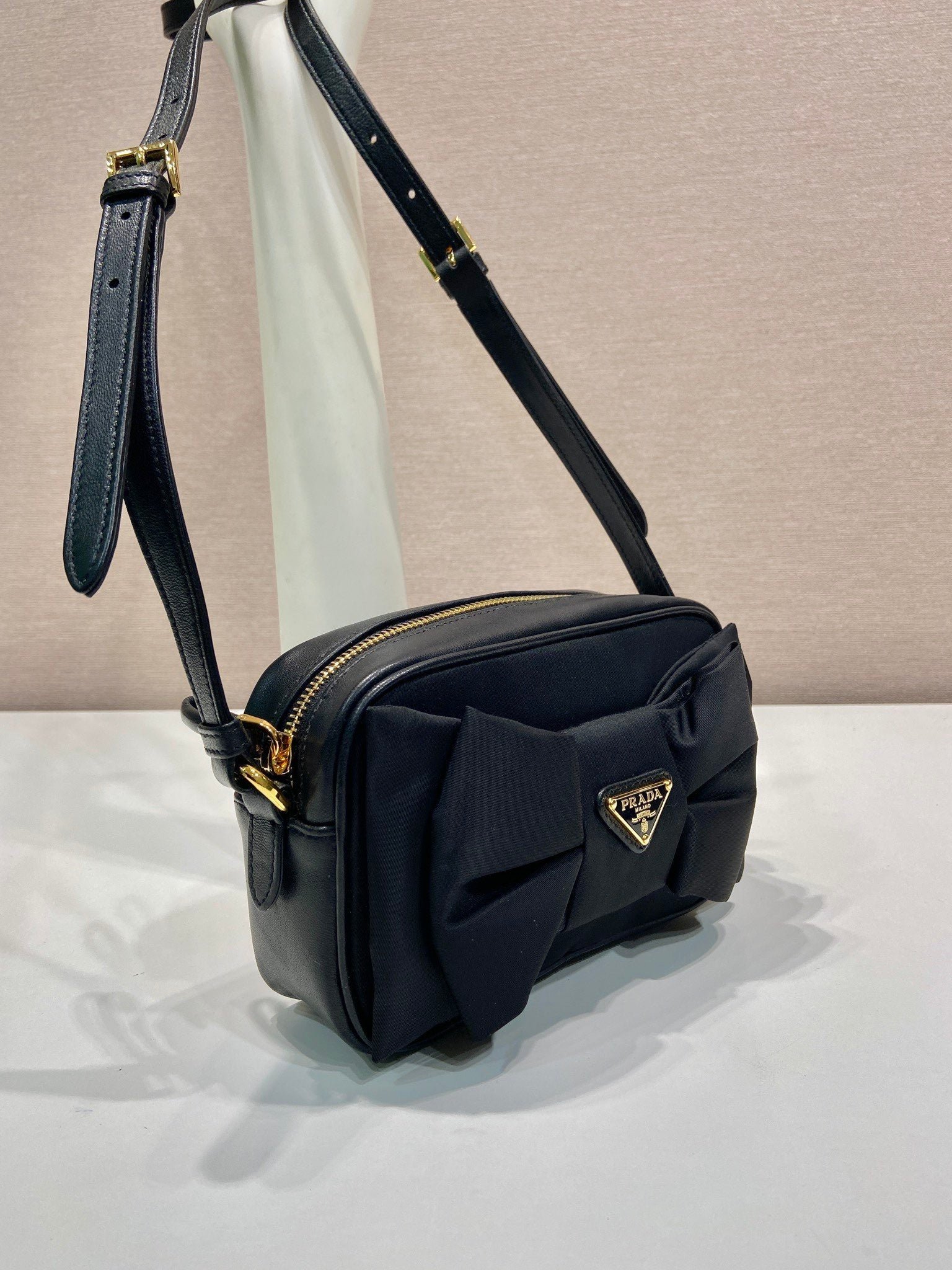 {Style No: P73I7B2G} BOW BAG 18 IN BLACK RE-NYLON AND LAMBSKIN - Image 4