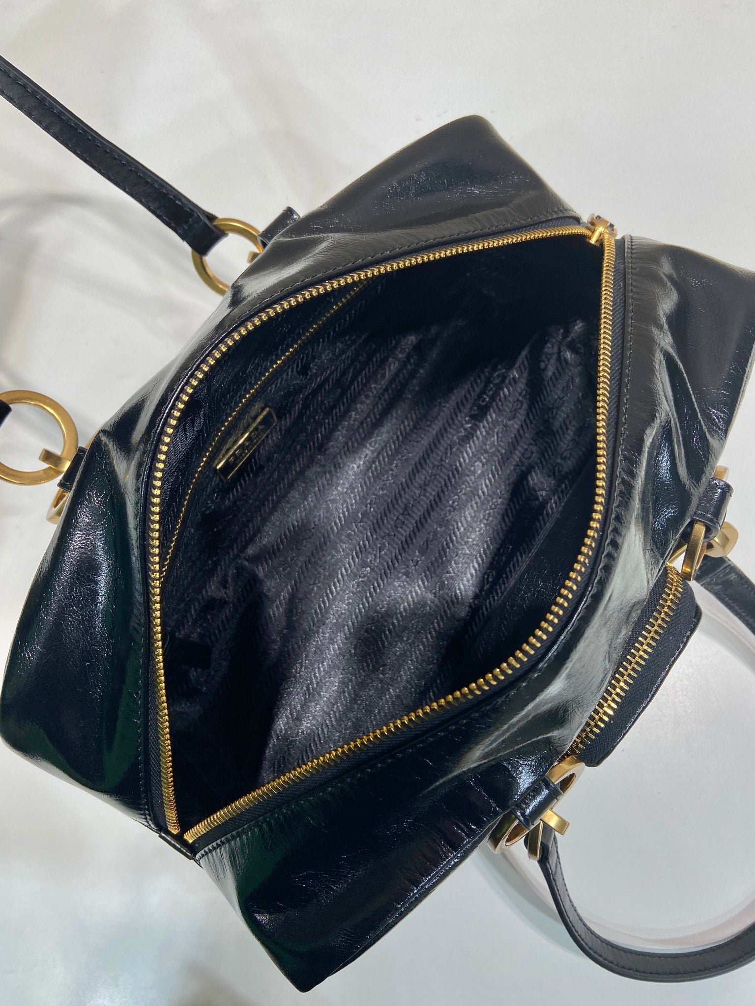 {Style No: ZI4DEJ1T} LARGE RECTANGULAR BAG 30 IN BLACK OIL WAX LAMBSKIN GOLD HARDWARE - Image 5