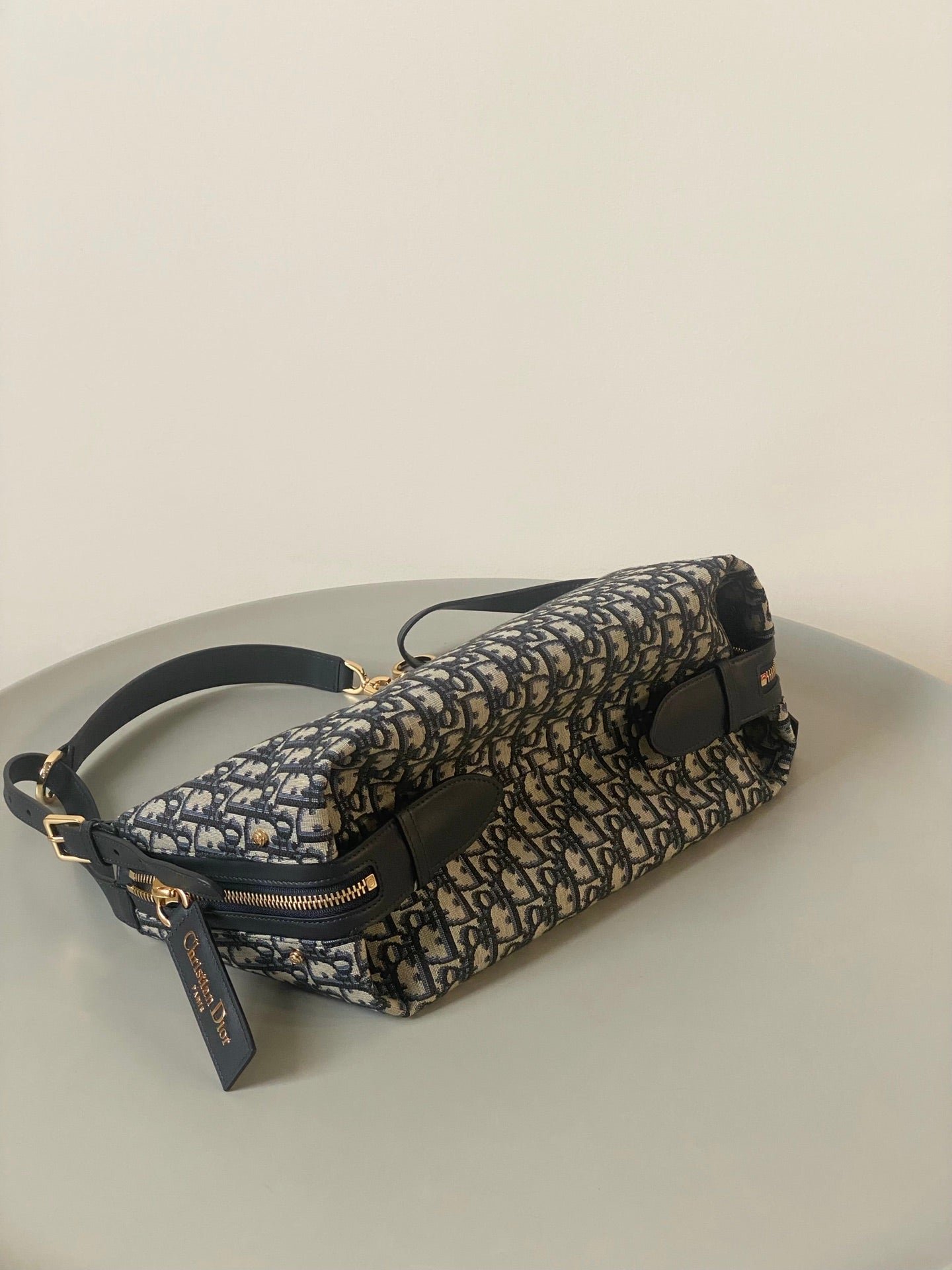 {Style No: IKXNGPH4} LARGE D-JOURNEY SHOULDER BAG 33 IN BLACK MONOGRAM OBLIQUE JACQUARD - Image 7
