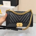 {Style No: Z1ZOHGK9} BOY BAG MEDIUM 25 BLACK CHEVRON CAVIAR RUTHENIUM HARDWARE