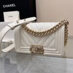 {Style No: E6H5UVK4} BOY BAG SMALL 20 WHITE CHEVRON CAVIAR GOLD HARDWARE