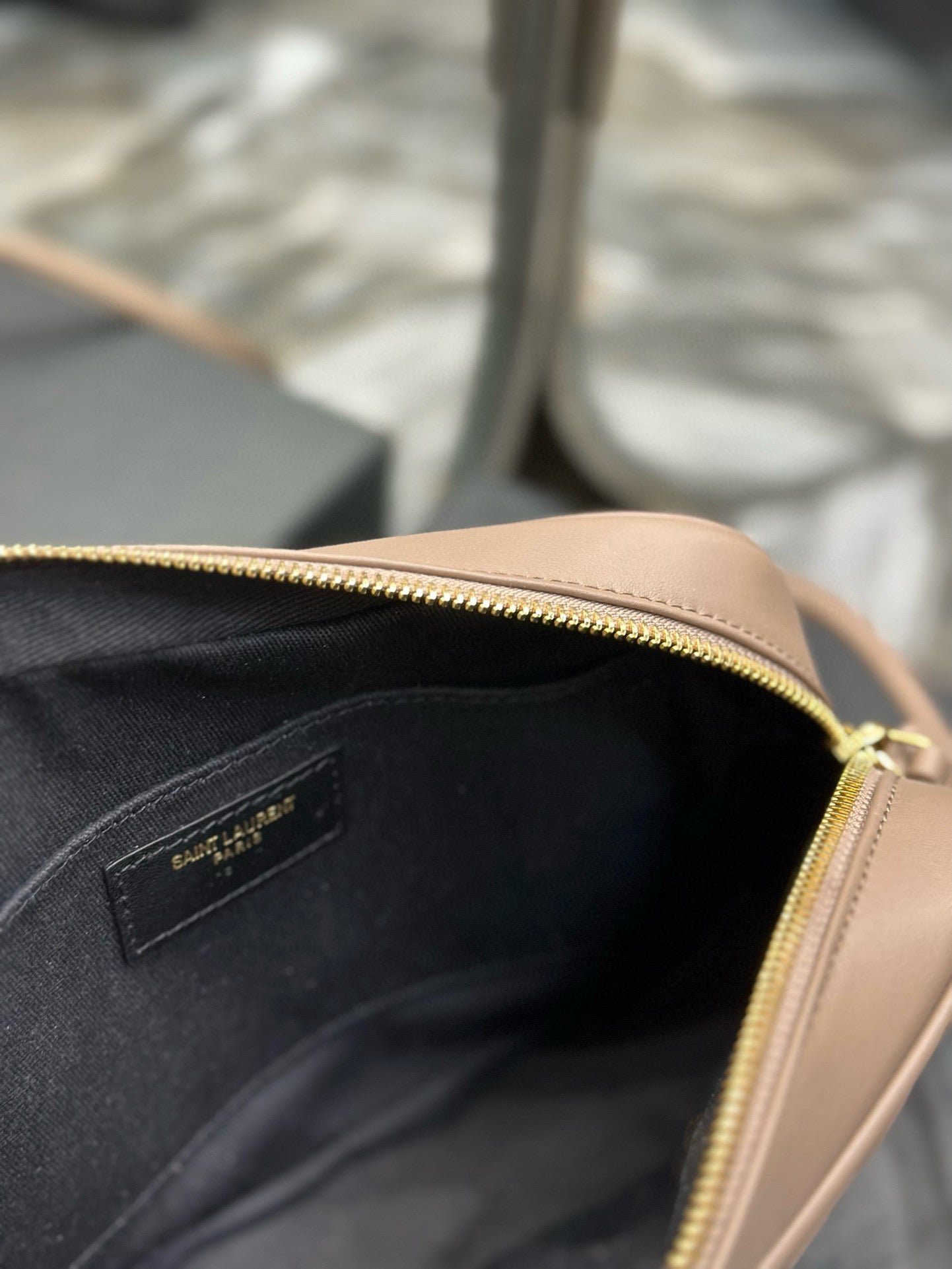 {Style No: QM8KA988} LOU 23 CAMERA BAG BEIGE IN QUILTED LEATHER GOLD HARDWARE - Image 6