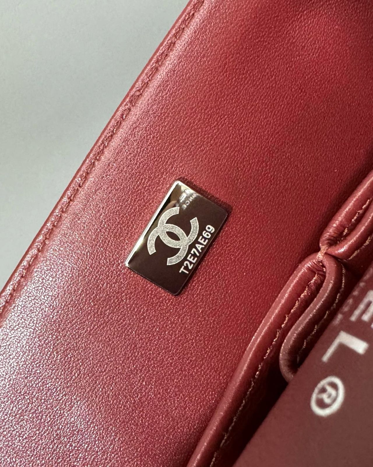 {Style No: SOS8BUJY} FLAP BAG 25 IN WINE CAVIAR LAMBSKIN SILVER HARDWARE - Image 8