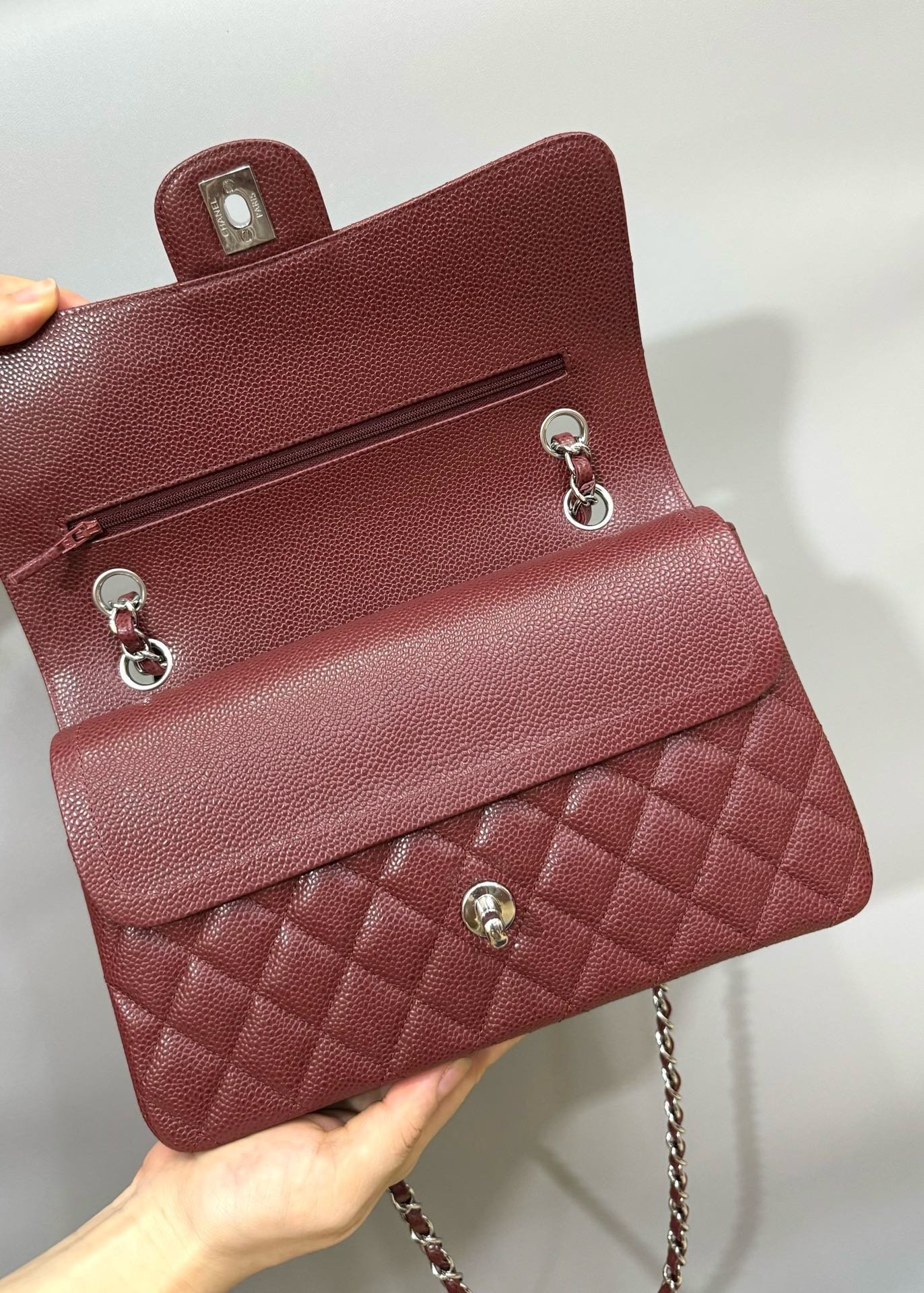 {Style No: SOS8BUJY} FLAP BAG 25 IN WINE CAVIAR LAMBSKIN SILVER HARDWARE - Image 3