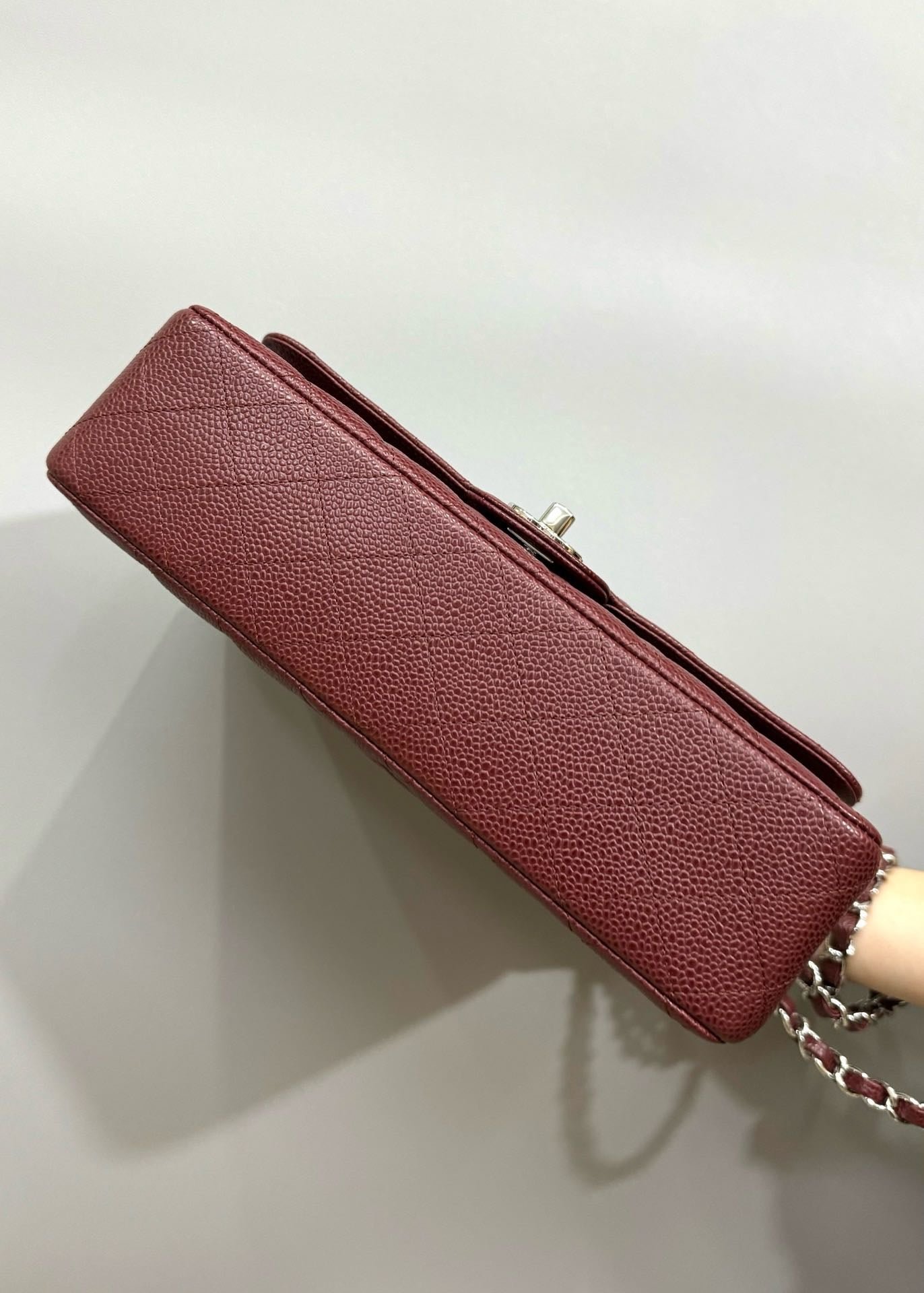 {Style No: SOS8BUJY} FLAP BAG 25 IN WINE CAVIAR LAMBSKIN SILVER HARDWARE - Image 9