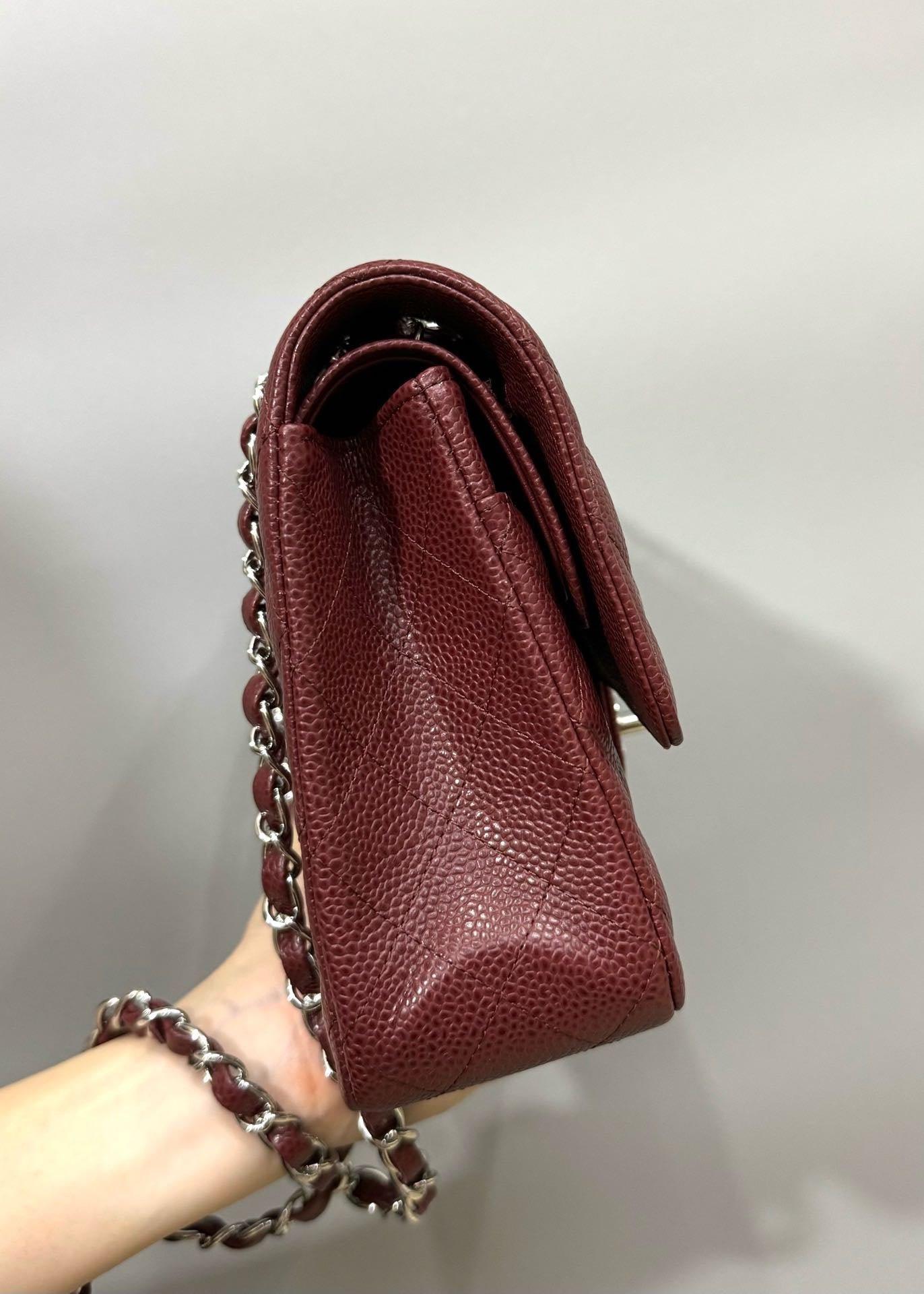 {Style No: SOS8BUJY} FLAP BAG 25 IN WINE CAVIAR LAMBSKIN SILVER HARDWARE - Image 5