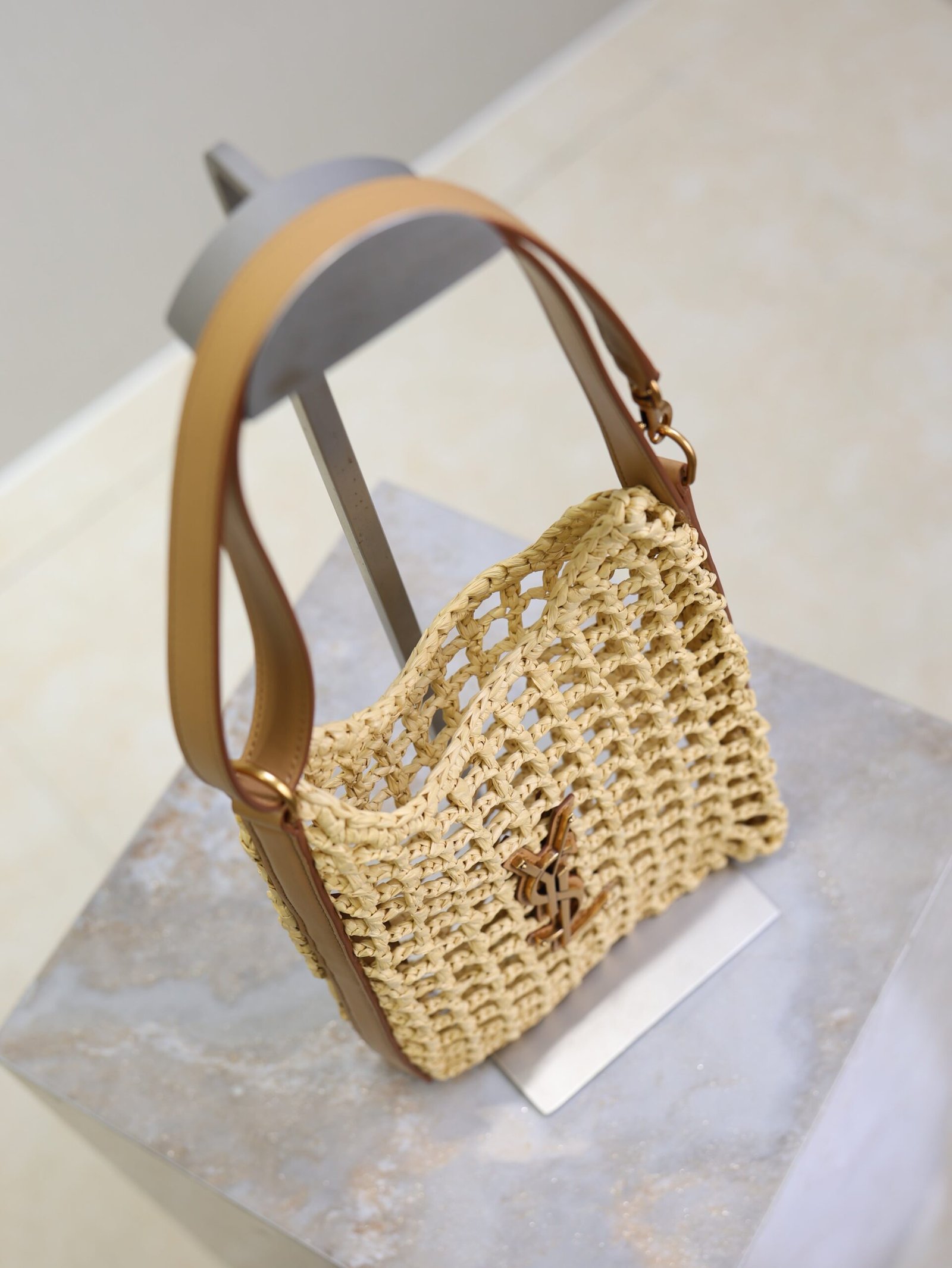 {Style No: JBZ48KC4} OXALIS 25 IN RAFFIA CROCHET AND LEATHER VINTAGE BROWN - Image 7