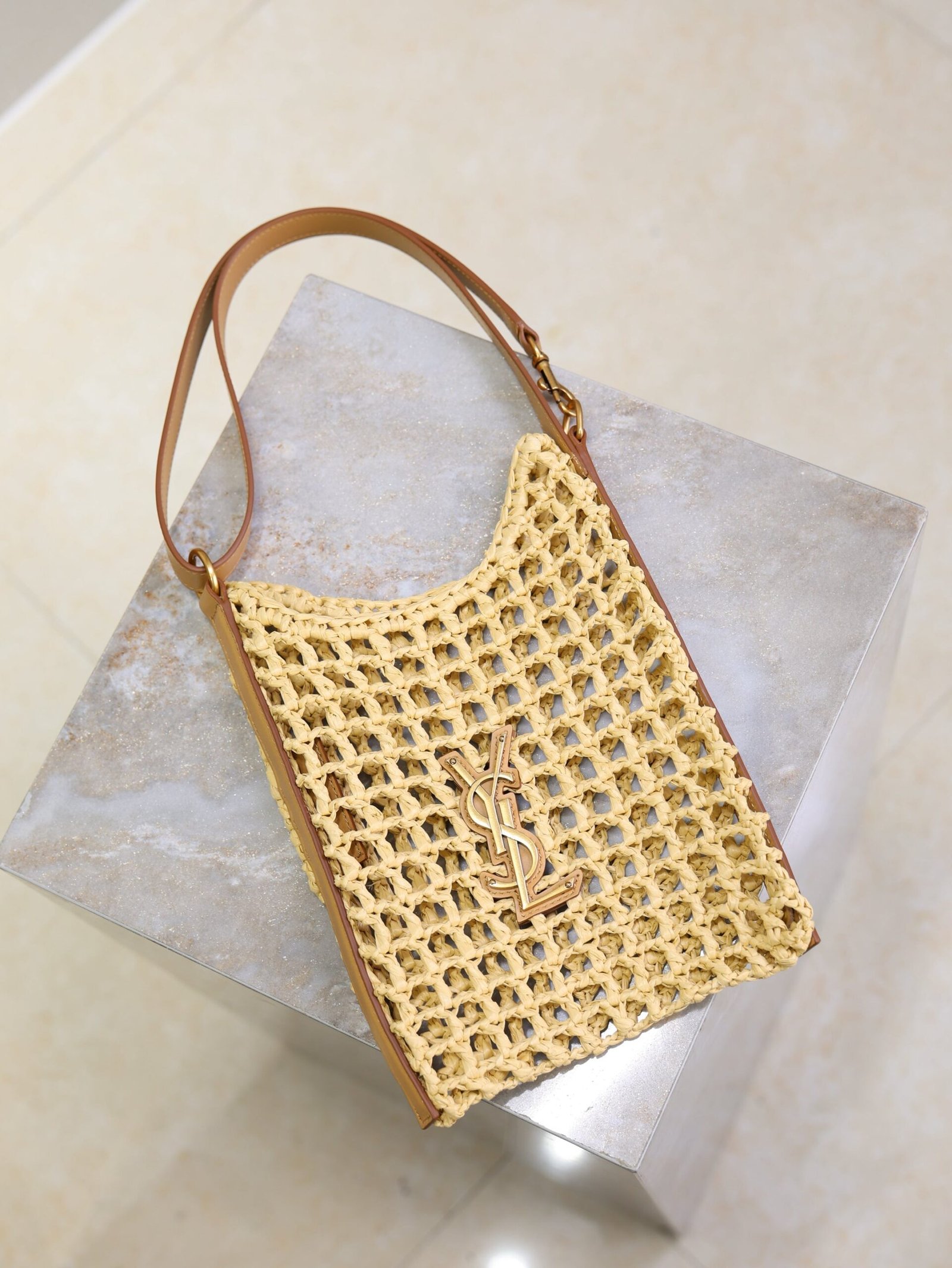 {Style No: JBZ48KC4} OXALIS 25 IN RAFFIA CROCHET AND LEATHER VINTAGE BROWN - Image 3