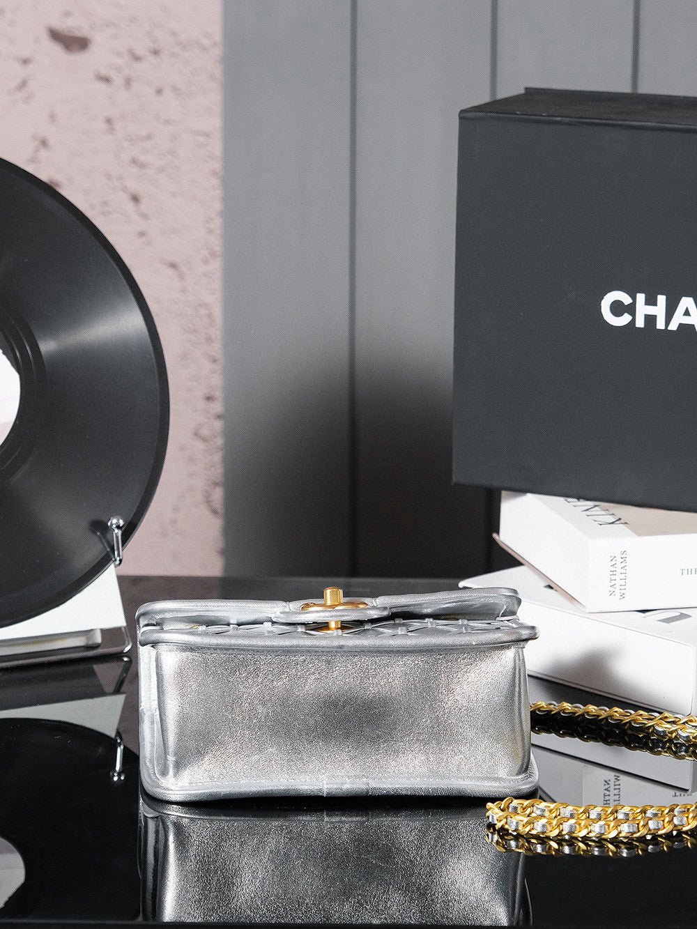 {Style No: 6Q9FVNL7} CC MINI 20 FLAP BAG METALLIZED CALFSKIN GOLD HARDWARE - Image 5