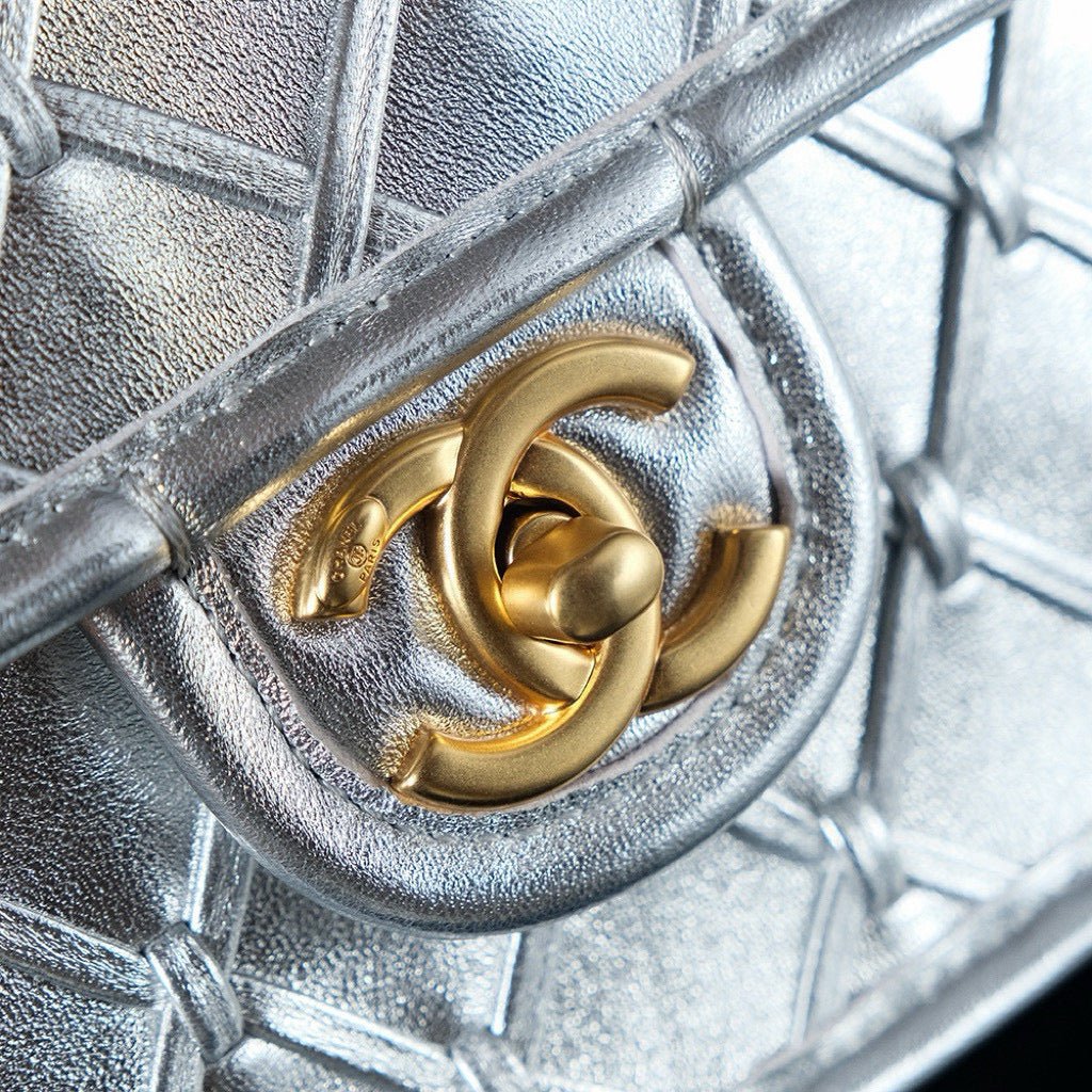 {Style No: 6Q9FVNL7} CC MINI 20 FLAP BAG METALLIZED CALFSKIN GOLD HARDWARE - Image 8
