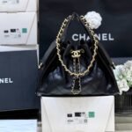 {Style No: 8N9CVHO7} CC 25 HANDBAG IN BLACK 30 GRAINED CALFSKIN GOLD HARDWARE