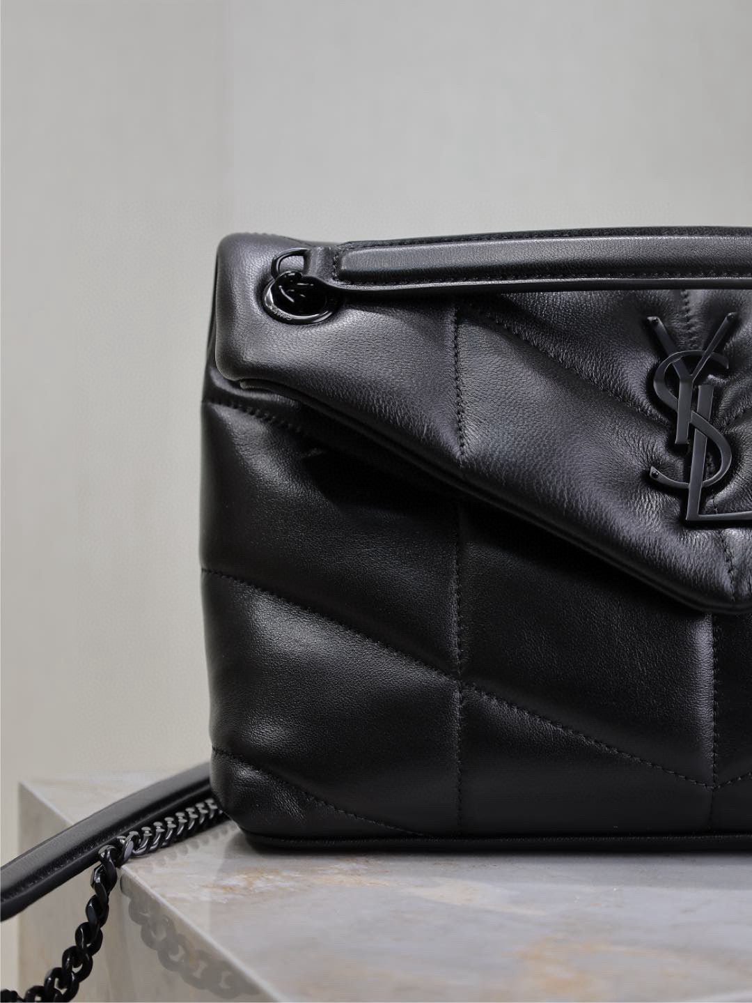 {Style No: R35NIIYK} LOULOU PUFFER MEDIUM 29 IN ALL BLACK SHEEPSKIN BLACK HARDWARE - Image 5