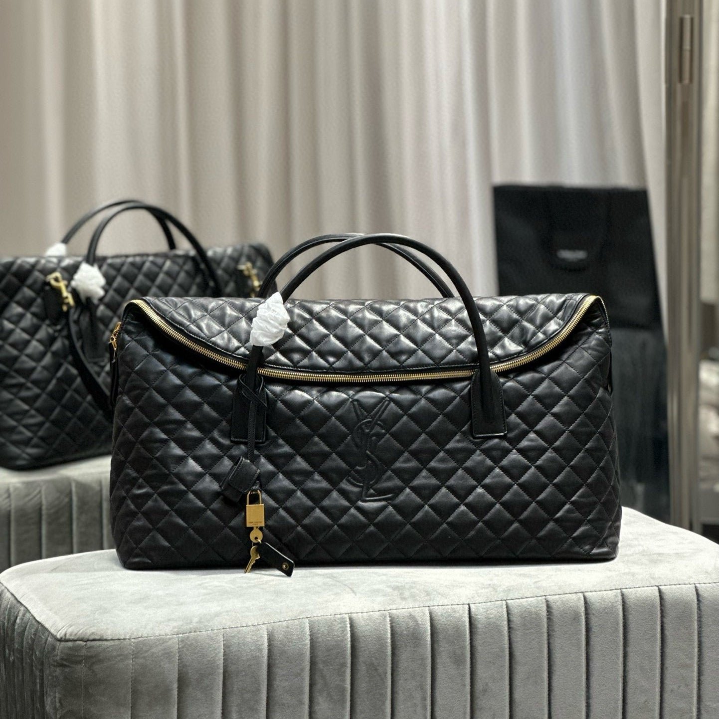 {Style No: BCXULY23} ES GIANT 56 BLACK COWHIDE LEATHER TRAVEL BAG