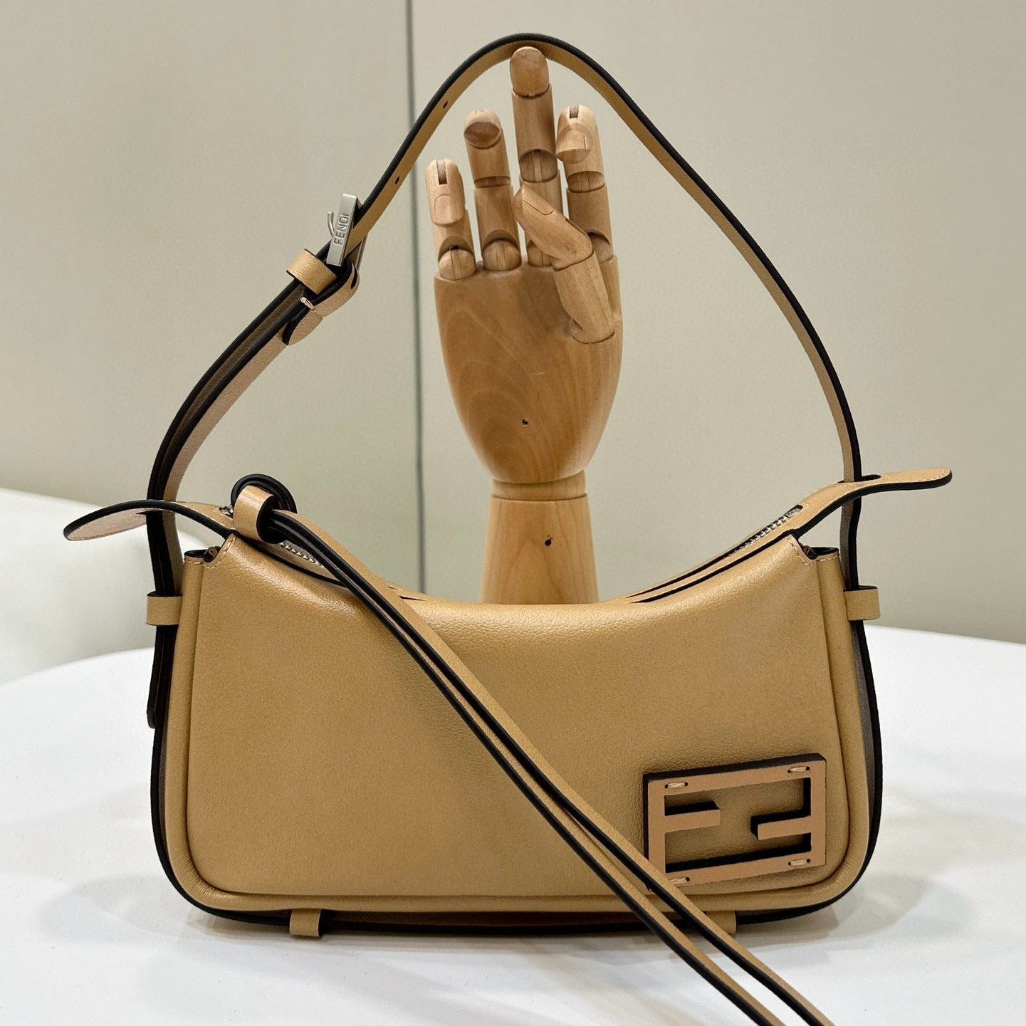 {Style No: LVJWZQ62} SIMPLY MINI 22 IN LIGHT BROWN GRAINED CALFSKIN