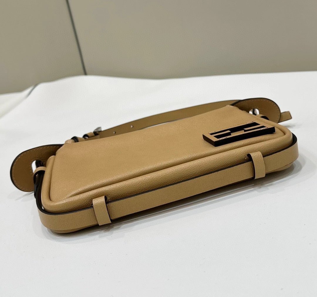 {Style No: LVJWZQ62} SIMPLY MINI 22 IN LIGHT BROWN GRAINED CALFSKIN - Image 8