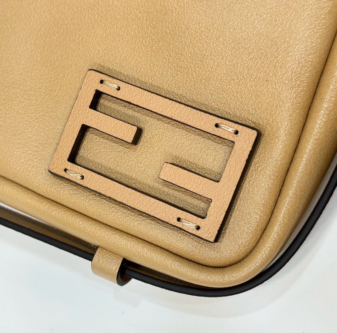 {Style No: LVJWZQ62} SIMPLY MINI 22 IN LIGHT BROWN GRAINED CALFSKIN - Image 7