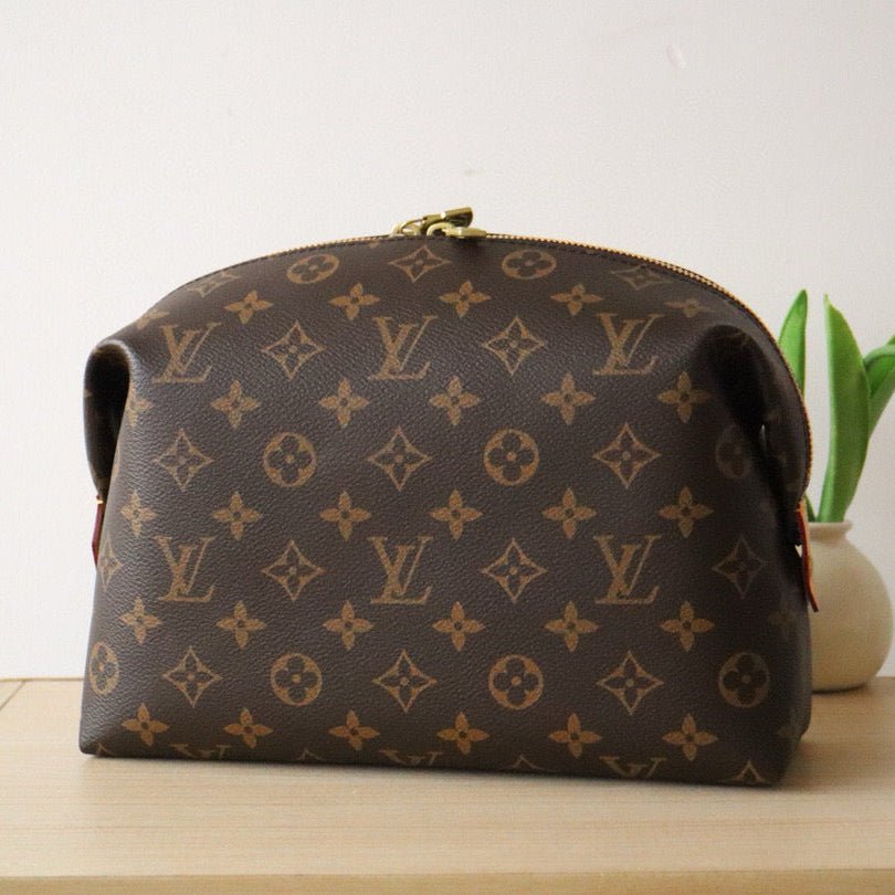 {Style No: OCH1KA83} COSMETIC POUCH GM MONOGRAM 27 CM IN MONOGRAM CALFSKIN