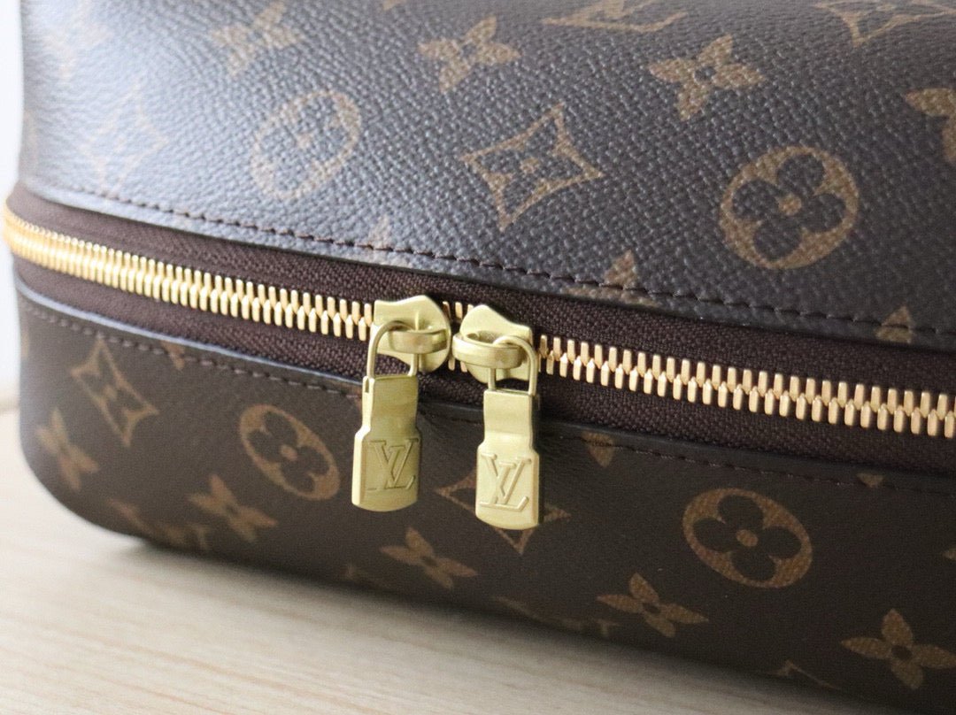 {Style No: OCH1KA83} COSMETIC POUCH GM MONOGRAM 27 CM IN MONOGRAM CALFSKIN - Image 8