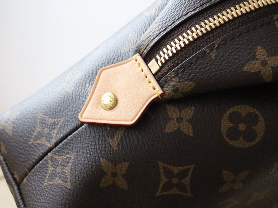 {Style No: OCH1KA83} COSMETIC POUCH GM MONOGRAM 27 CM IN MONOGRAM CALFSKIN - Image 7