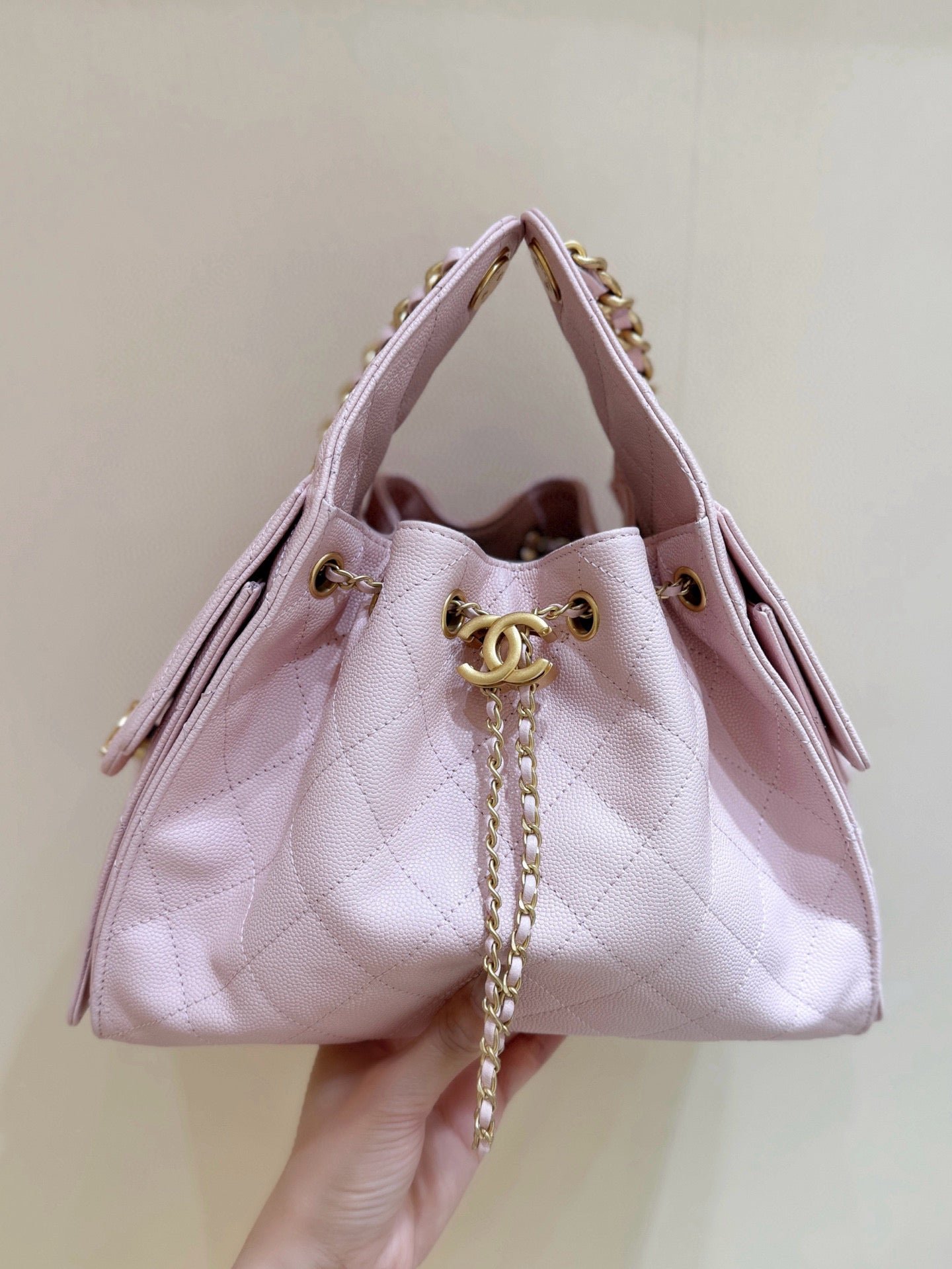 {Style No: 128NSYTR} CHANEL 25 MEDIUM HANDBAG IN PASTEL PINK CALFSKIN WITH GOLD HARDWARE - Image 4