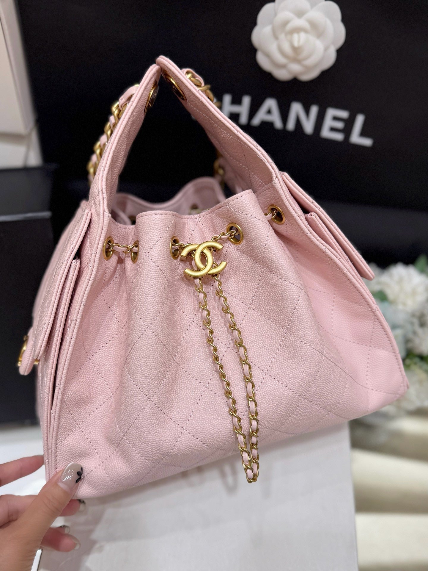 {Style No: 128NSYTR} CHANEL 25 MEDIUM HANDBAG IN PASTEL PINK CALFSKIN WITH GOLD HARDWARE - Image 3