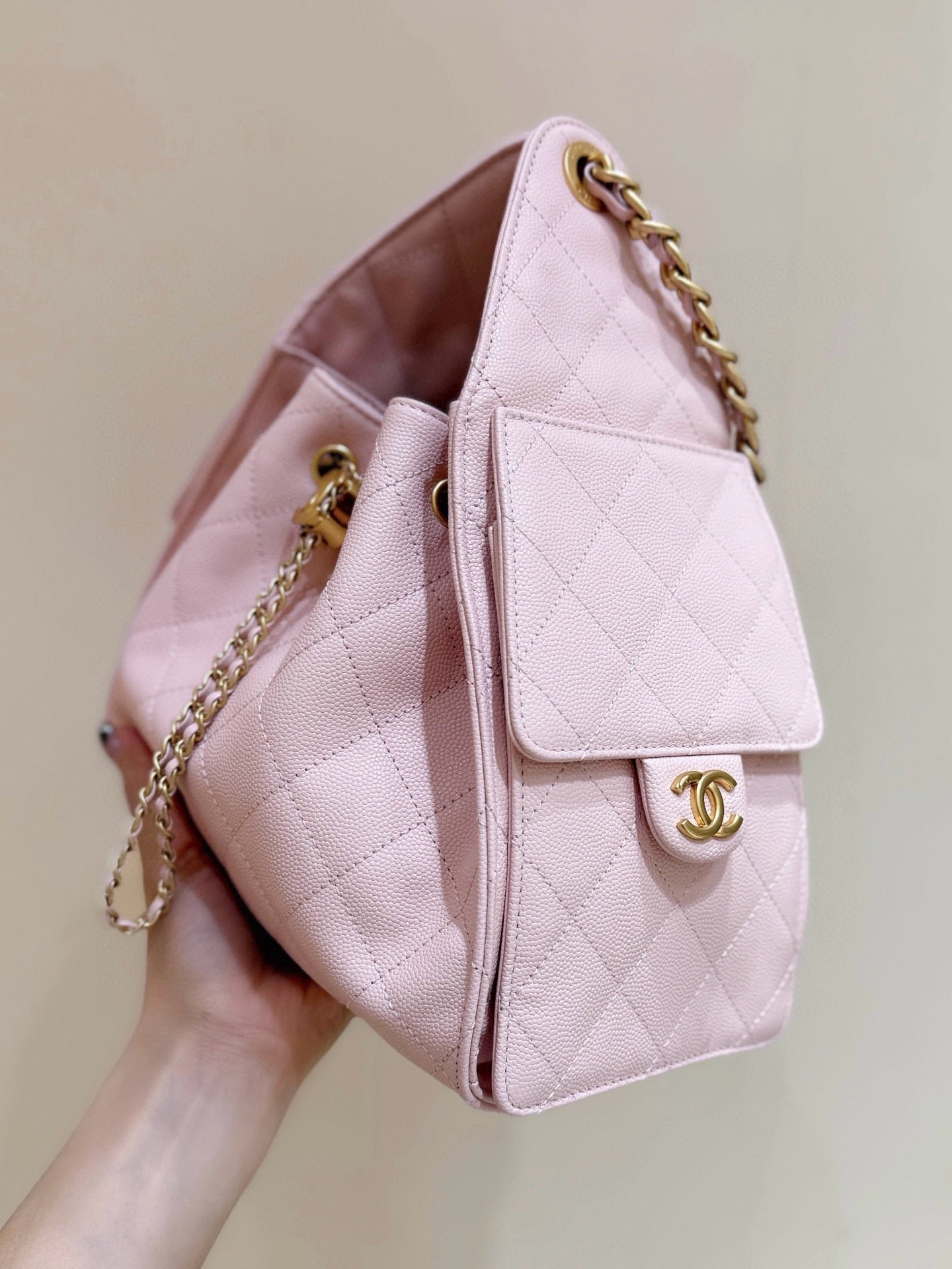 {Style No: 128NSYTR} CHANEL 25 MEDIUM HANDBAG IN PASTEL PINK CALFSKIN WITH GOLD HARDWARE - Image 5