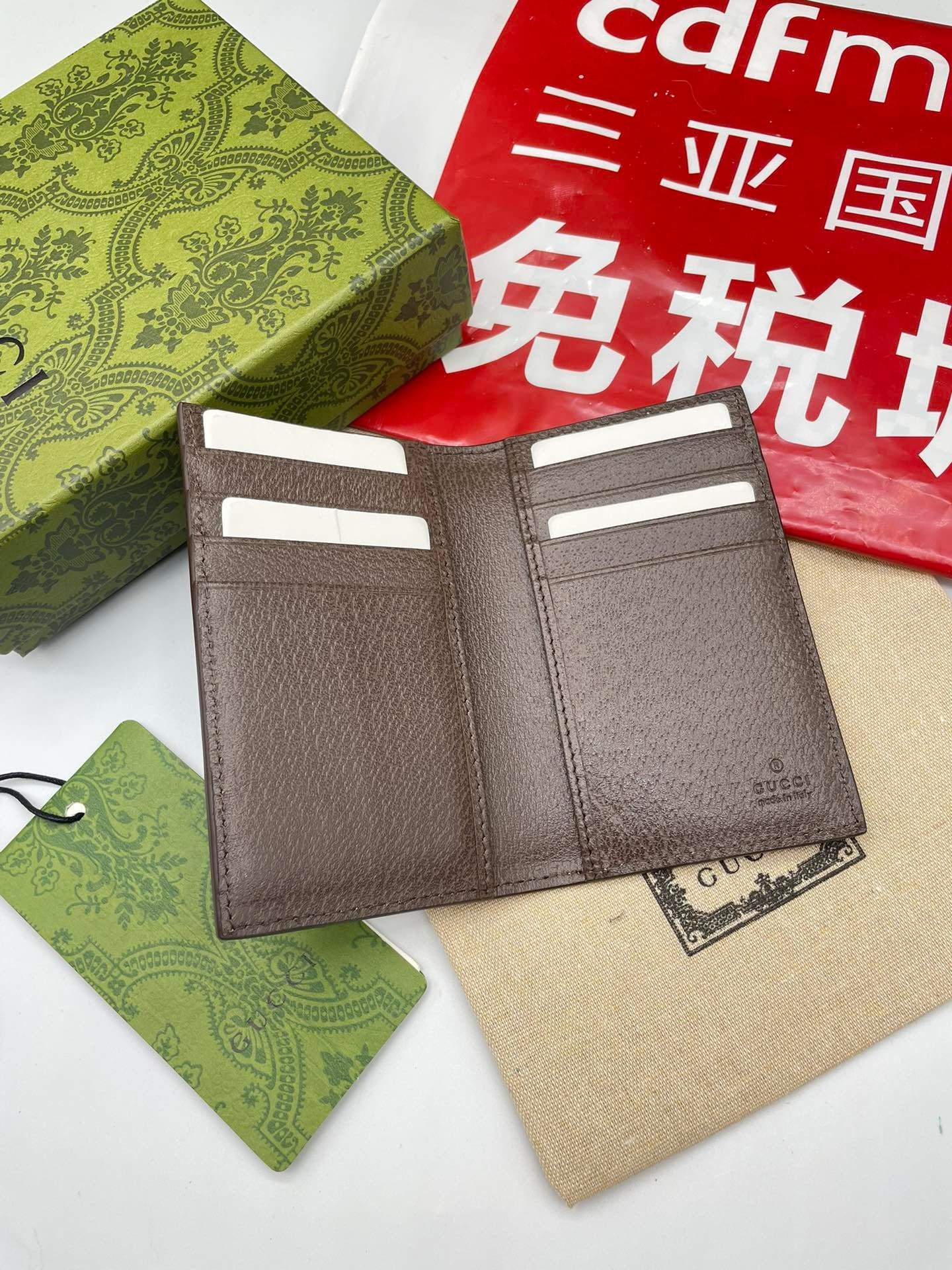 {Style No: YUAXDC2E} GG LONG CARD CASE IN BEIGE MIX BROWN CANVAS - Image 4