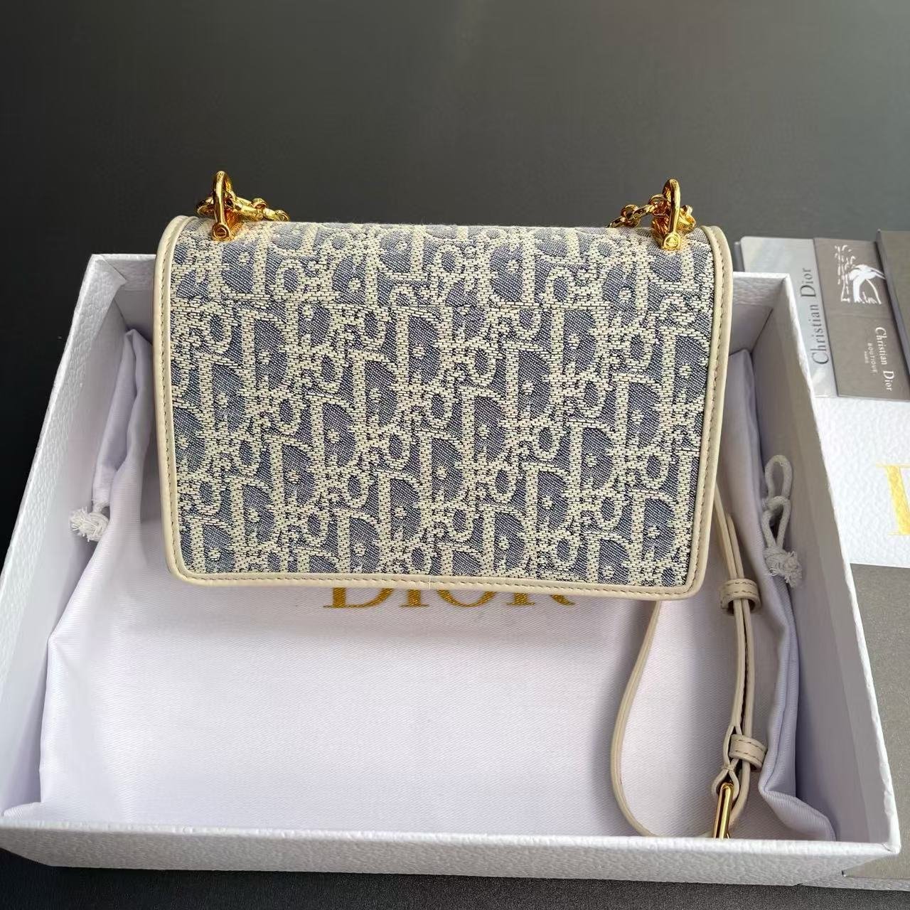 {Style No: DASU5WJM} CD OBLIQUE SHOULDER BAG 18 IN BLUE AND BEIGE FABRIC GOLD-TONE CHAIN - Image 3