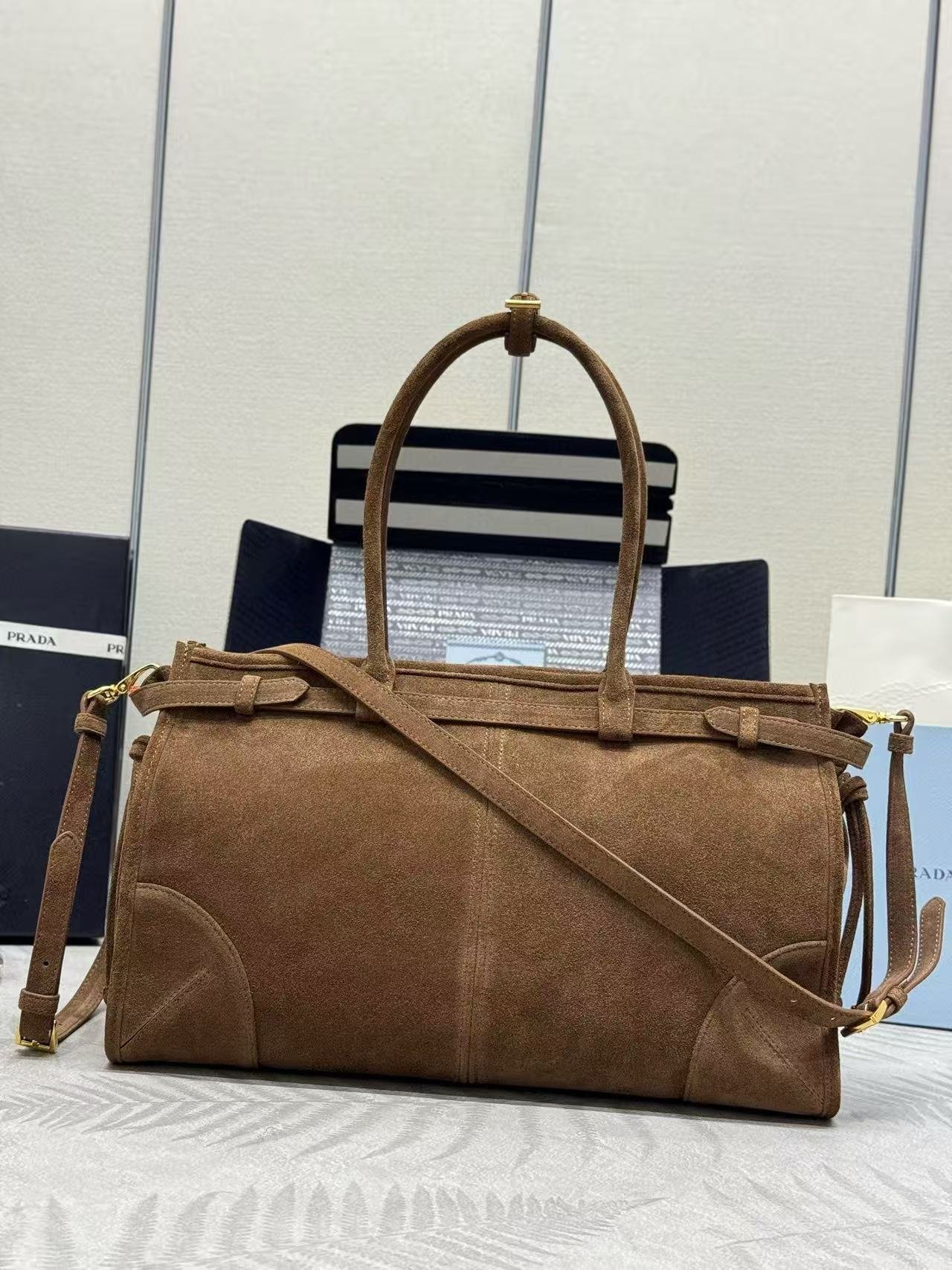 {Style No: RCY4JBAN} TOTE BAG WITH BELT 38 IN CHOCOLATE BROWN SUEDE GOLD HARDWARE - Image 9