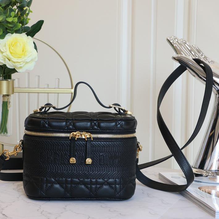 {Style No: 3NFCYGYB} SMALL TRAVEL VANITY CASE BLACK LAMBSKIN