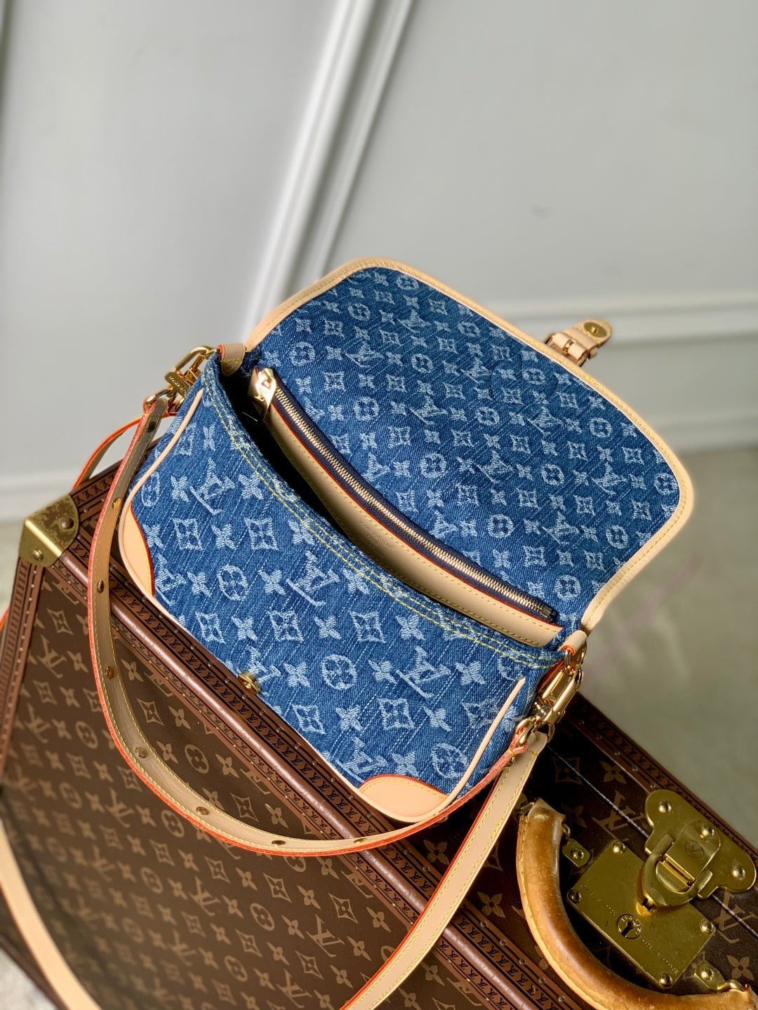 {Style No: 9TW64VOL} DIANE 24 IN DENIM BLUE MONOGRAM COWHIDE LEATHER TRIM - Image 3